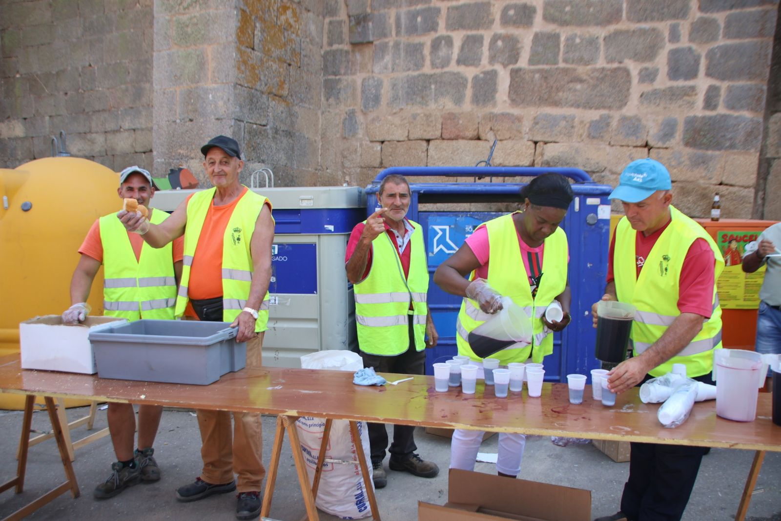 Masueco paella popular en la plaza