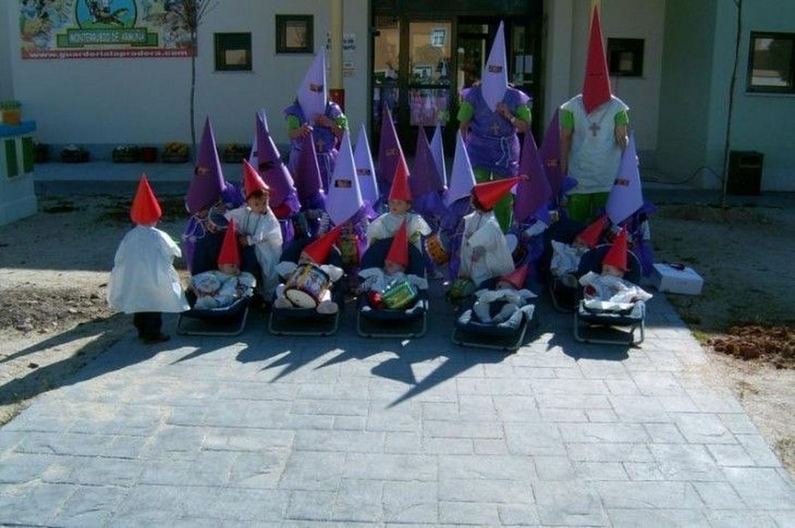 Procesión de los más pequeños en la Escuela Infantil