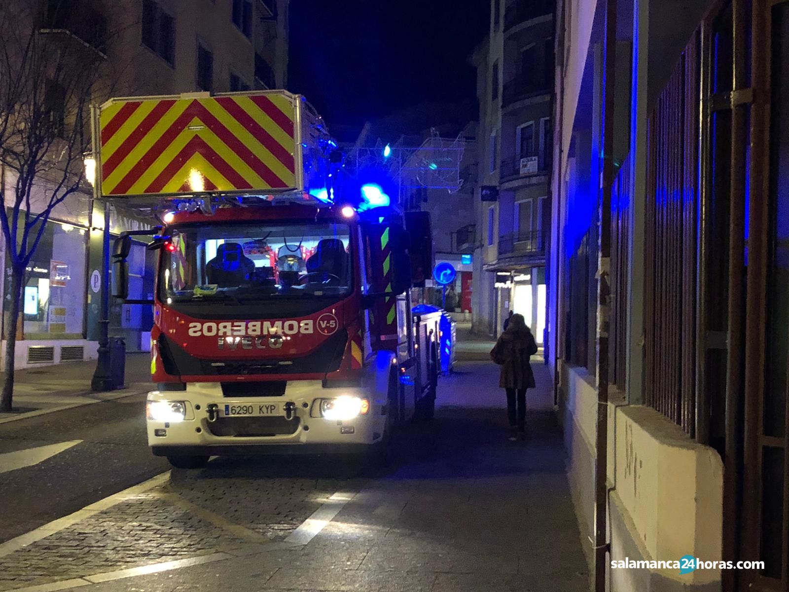Bomberos en Vazquez Coronado (2)