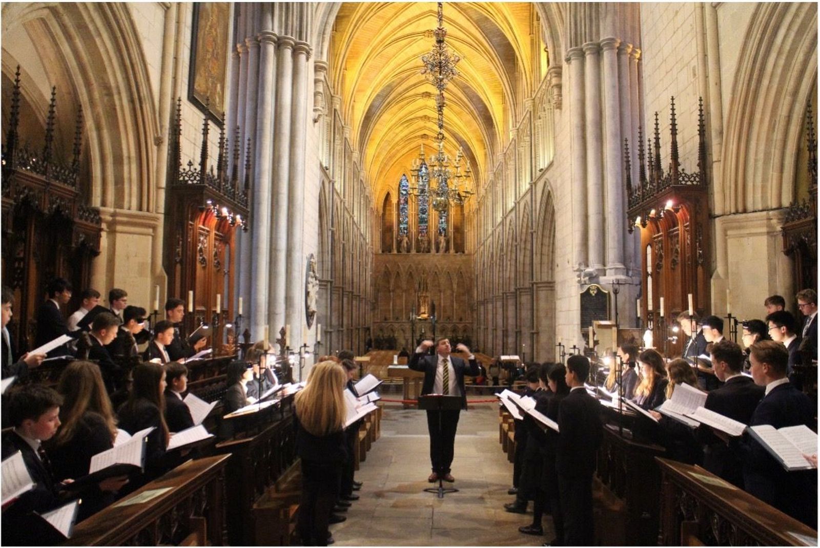 Grupo londinense Epsom College Chapel Choir en un concierto.