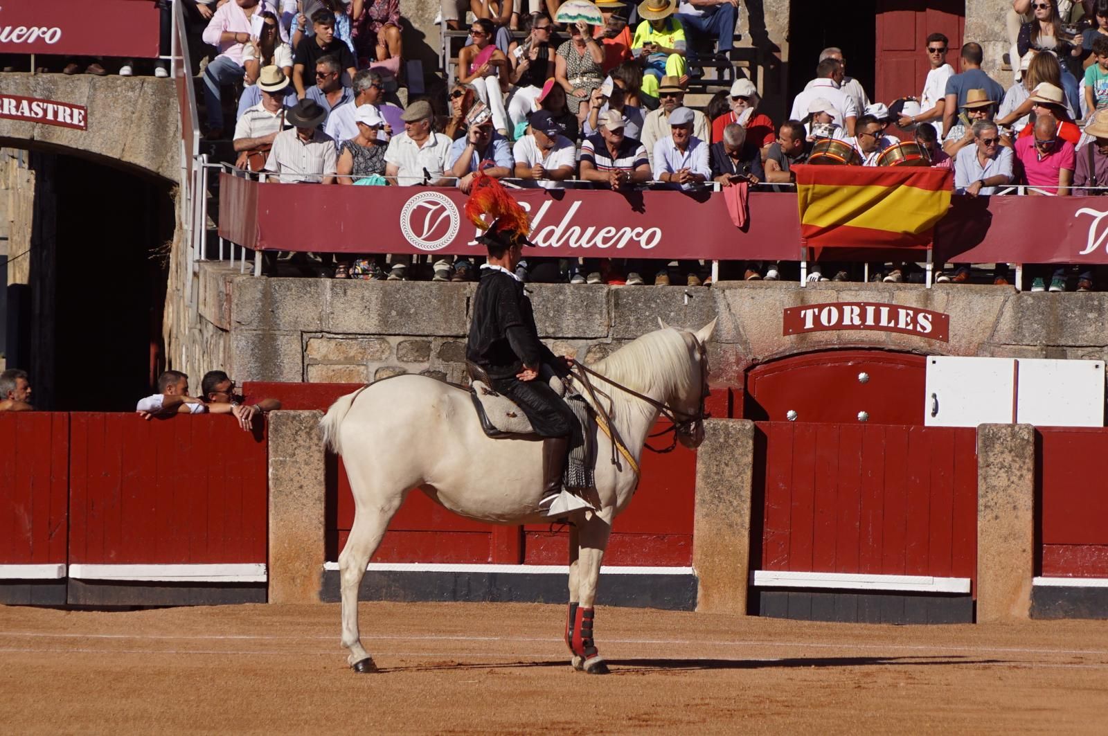 Así ha vivido la afición de La Glorieta el primer cartel de figuras de la feria: imágenes del ambiente en los tendidos y en el patio de cuadrillas