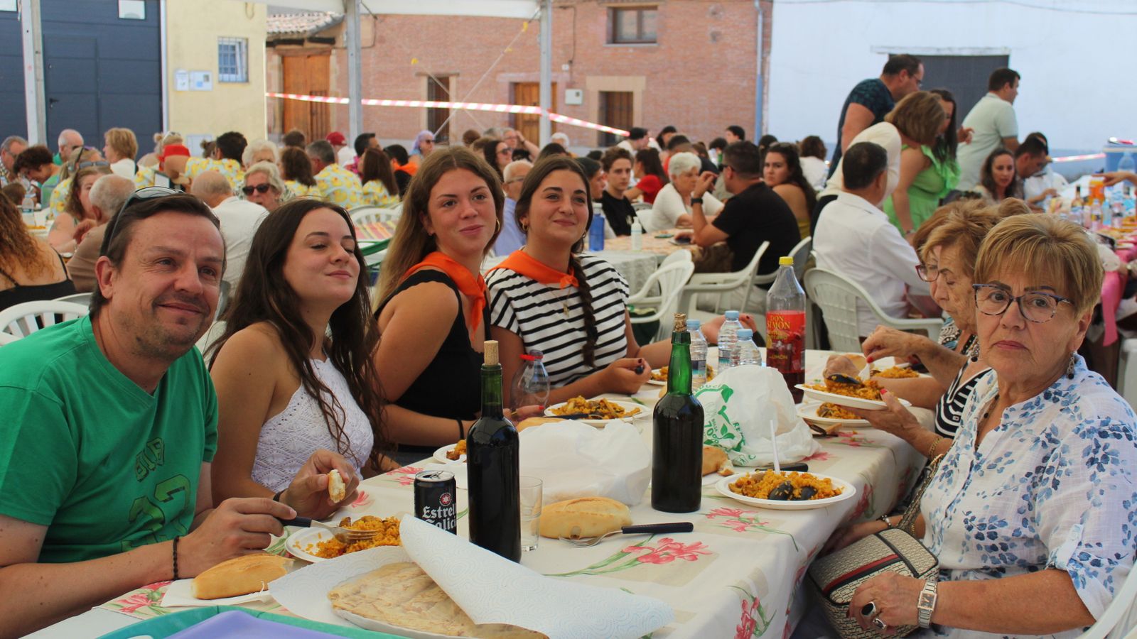 Paella popular, La Vellés