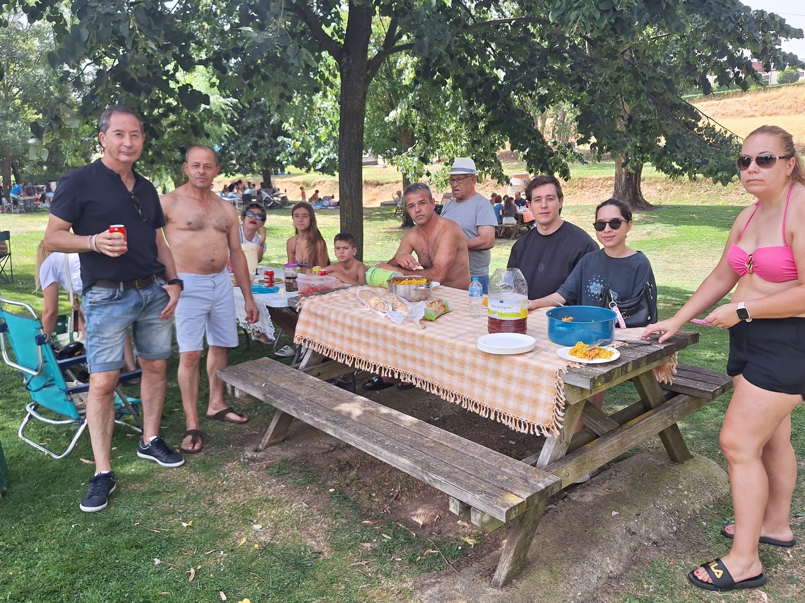 La paella y la sangría de Carbajosa de la Sagrada reúne a 1.500 personas