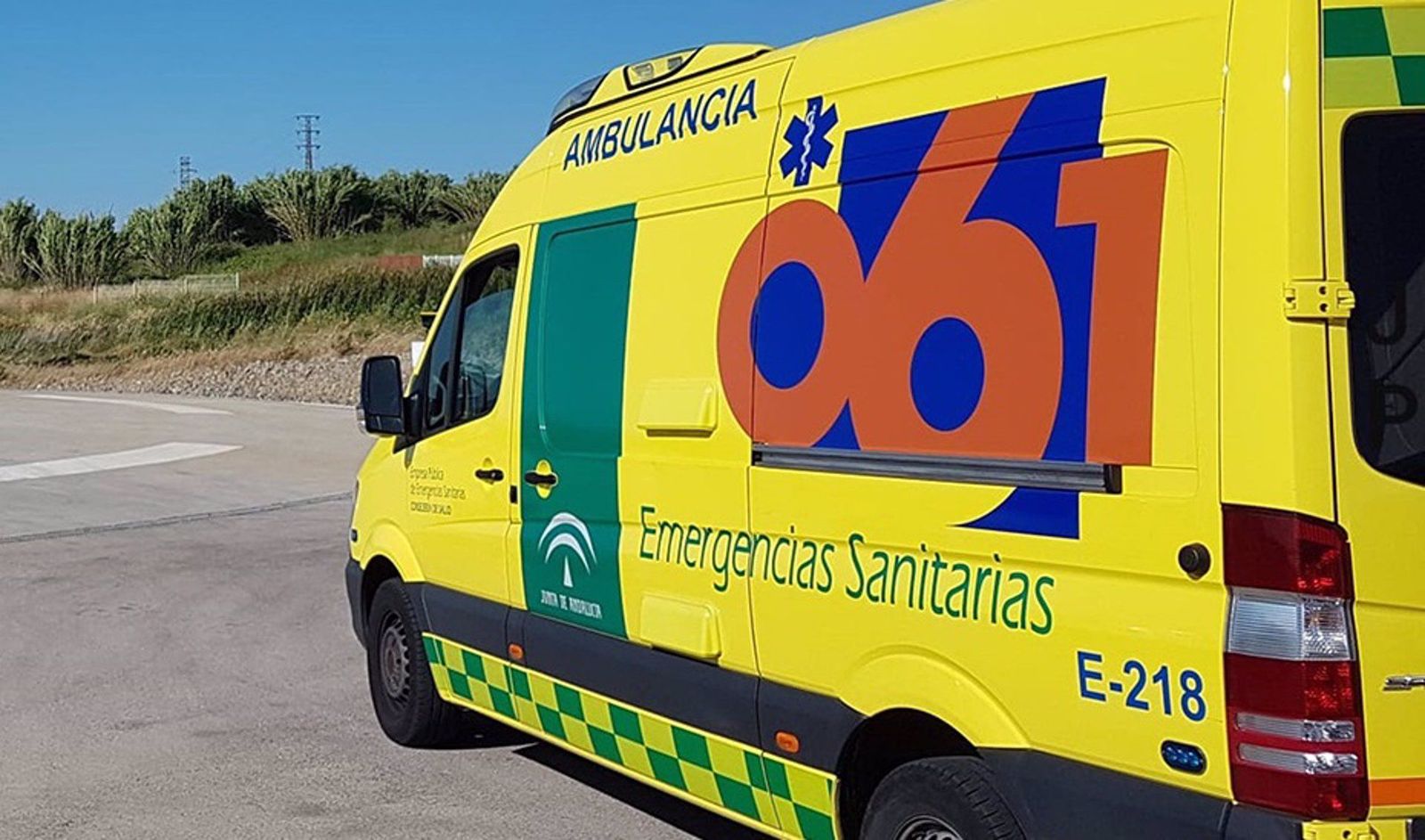 Ambulancia perteneciente a La Empresa Pública de Emergencias Sanitarias 061 JUNTA DE ANDALUCÍA Archivo Ambulancia perteneciente a La Empresa Pública de Emergencias Sanitarias 061 JUNTA DE ANDALUCÍA Archivo