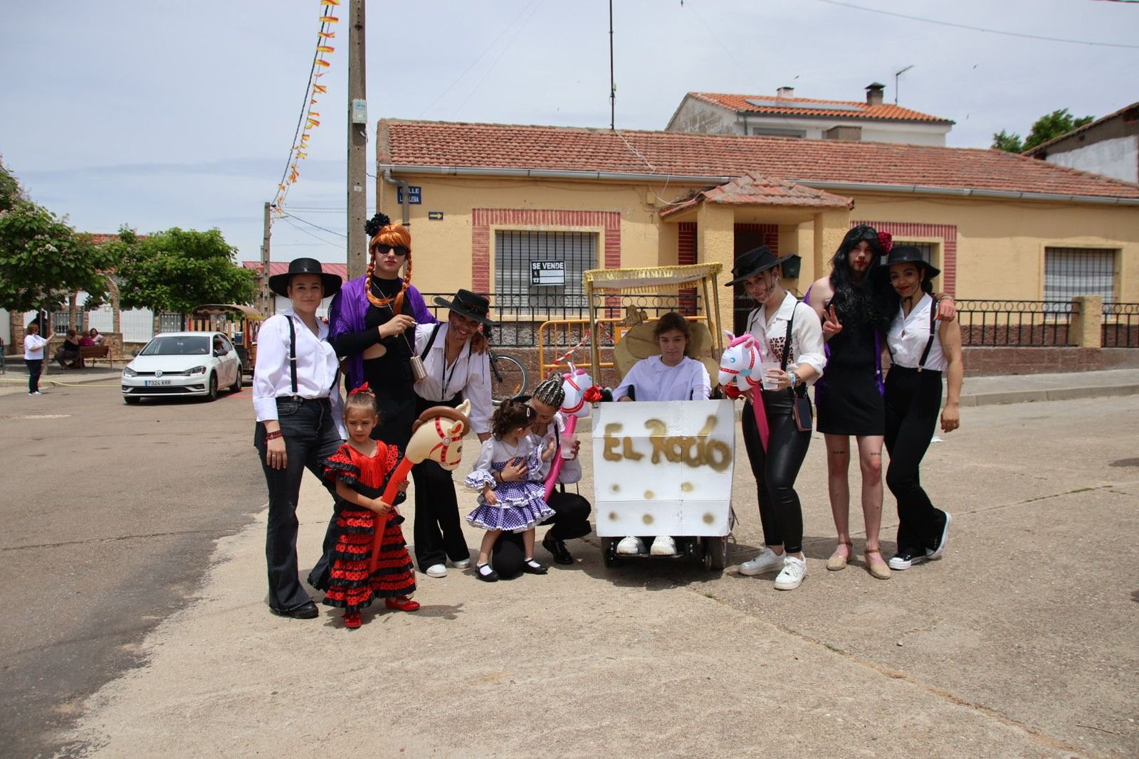 Castellanos de Villiquera, concurso de disfraces flamenco