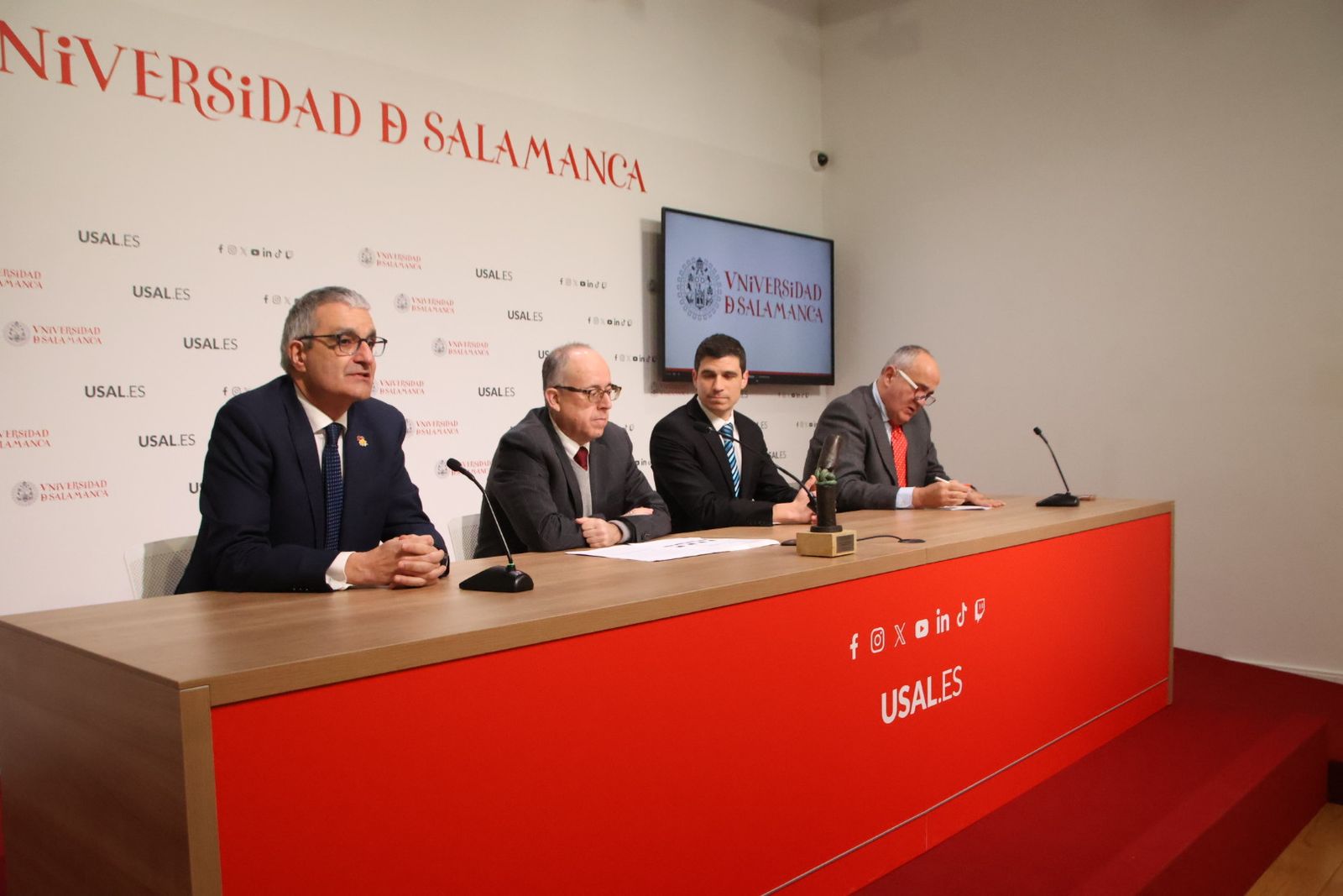 Íñigo Martincorena recoge el Premio Nacional de Investigación en Cáncer Doctores Diz Pintado 2025