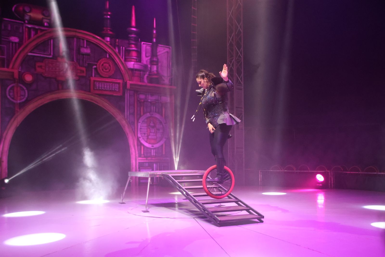 Stellar Circus trae la magia del pasado y del futuro a Salamanca