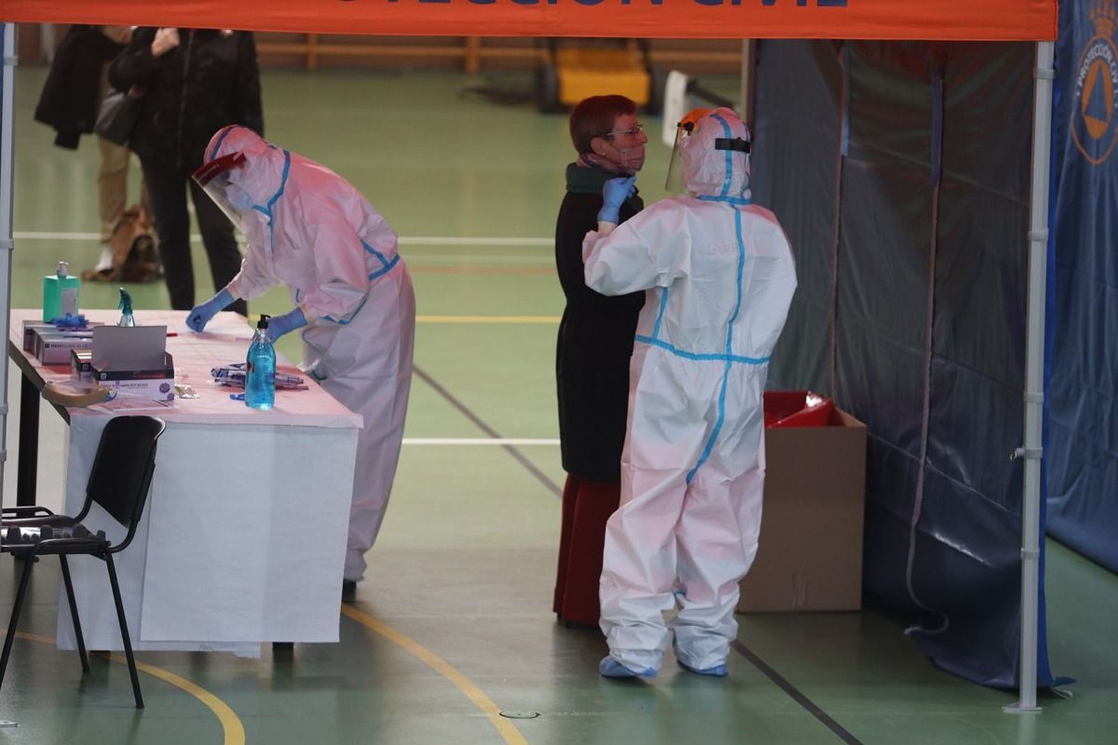 Inicio de las pruebas del coronavirus por el cribado masivo en la Universidad de Salamanca, que arrojaron varios positivos asintomáticos