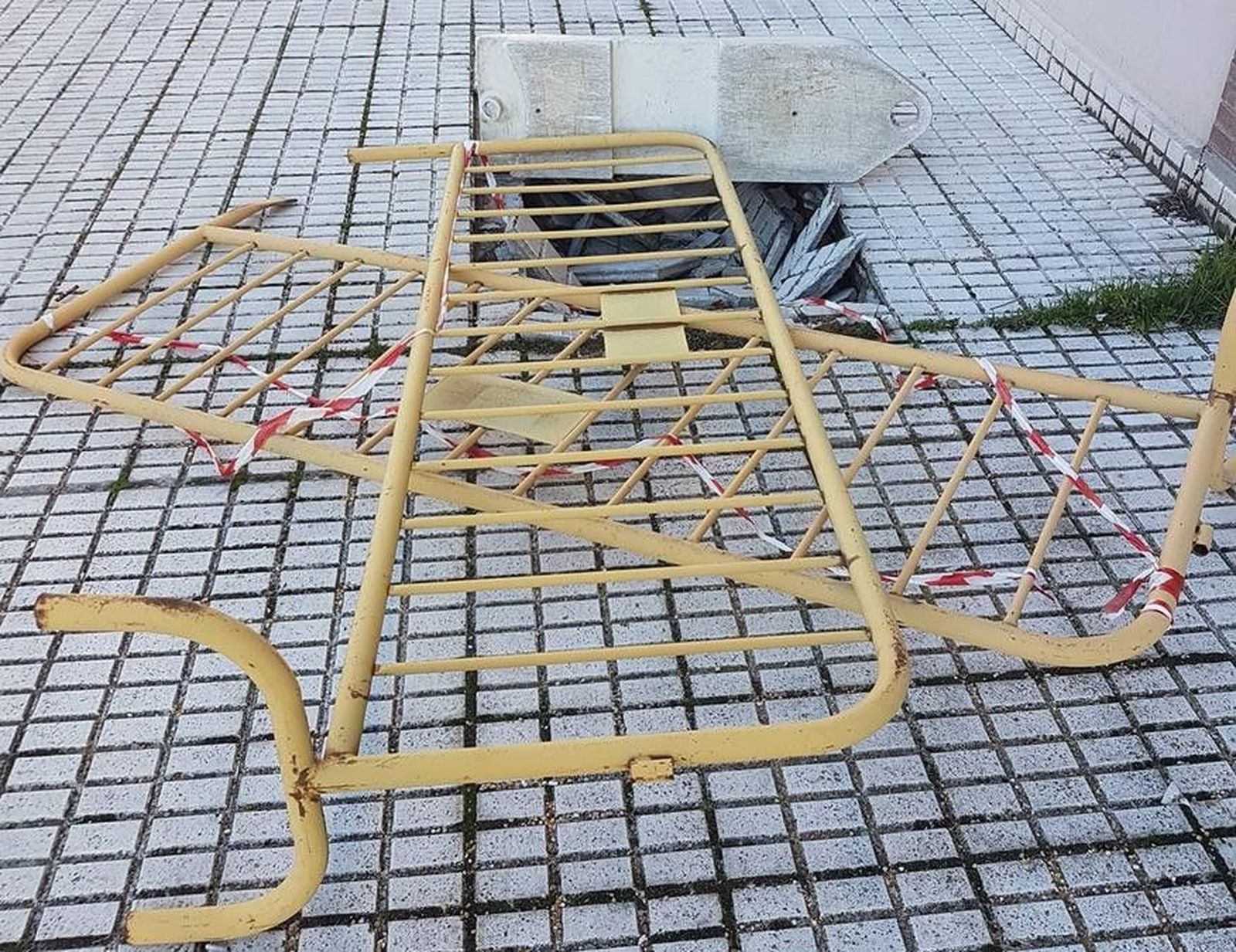 Agujero Cabau00f1ales acera (1)