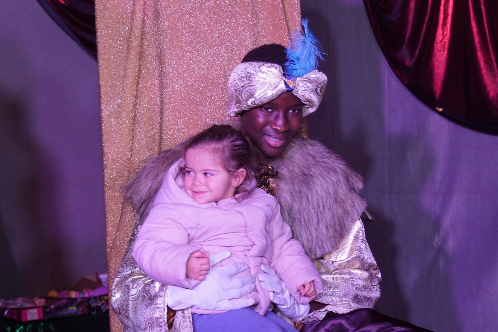 Los Reyes Magos reciben las cartas de los niños de El Encinar