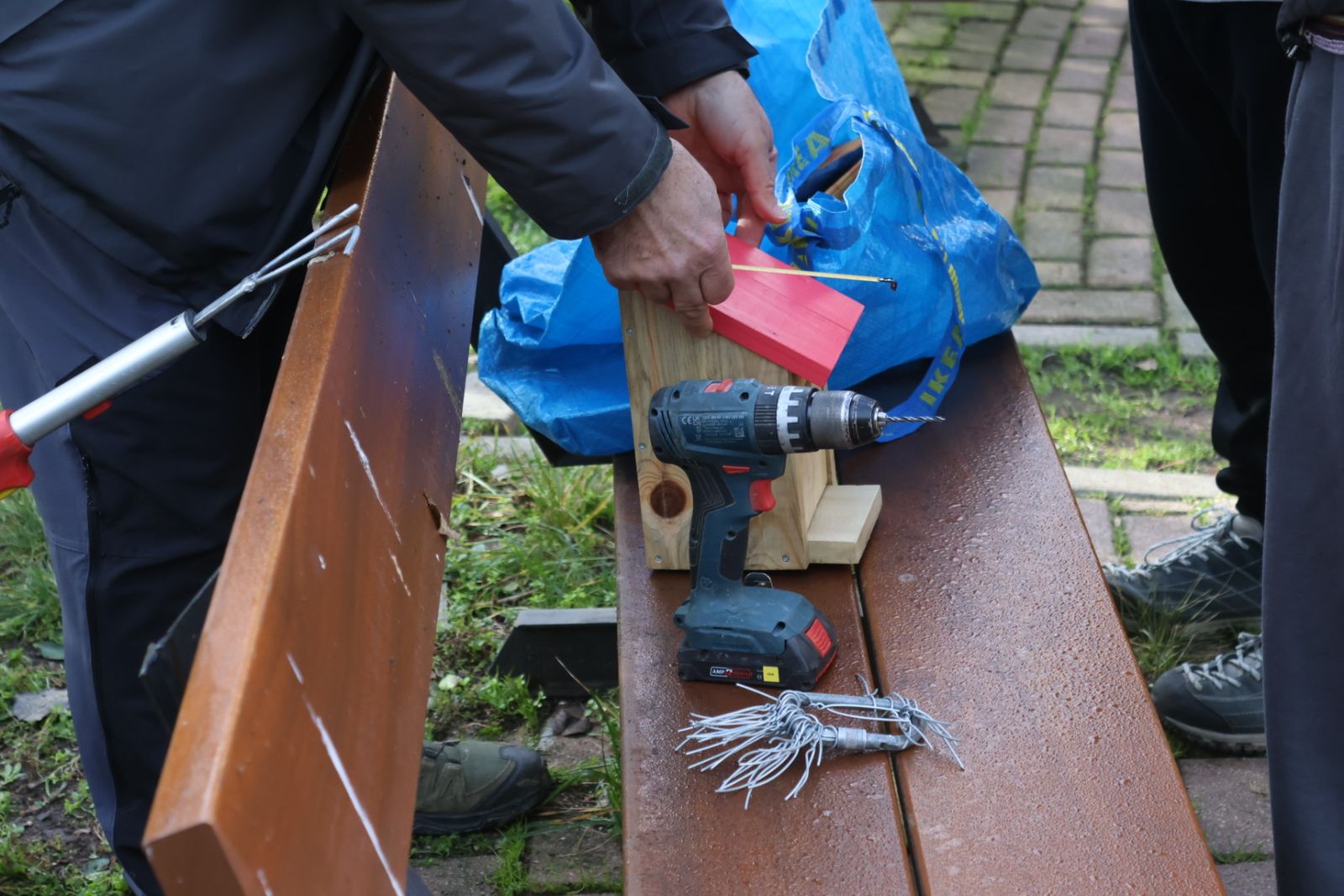 Acto de colocación de cajas nido organizado por las asociaciones Afibrosal y Peña Gaviota
