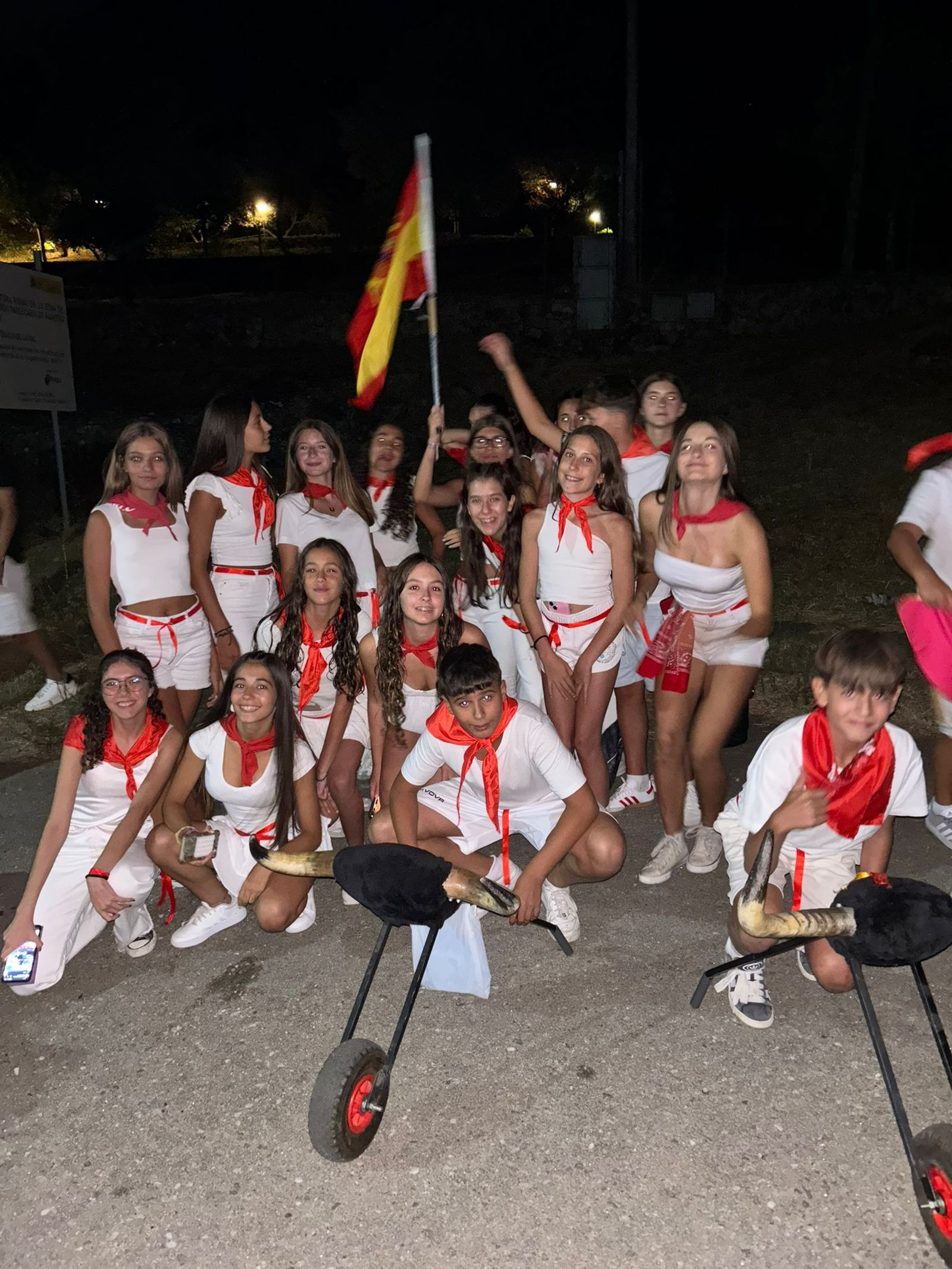 Desfile de peñas en Masueco 2025