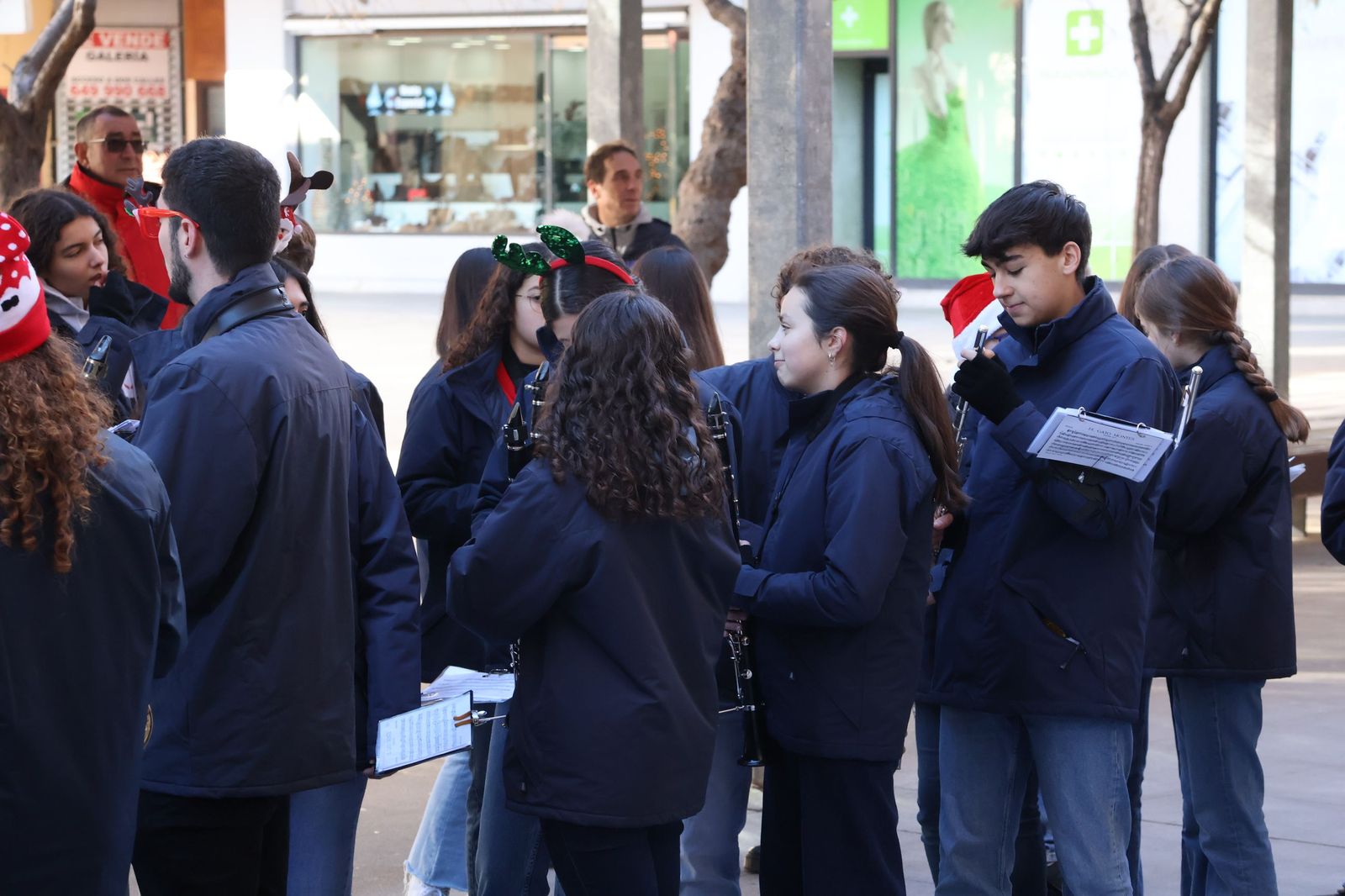 GALERÍA | Zamora vive un pasacalles repleto de espíritu navideño
