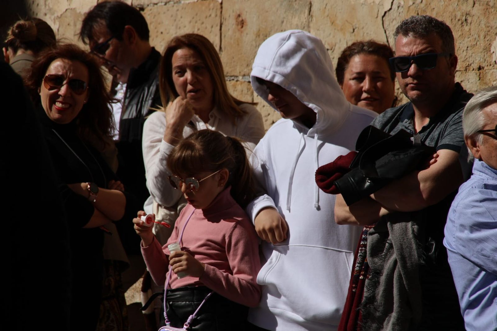 ambiente-en-la-procesion-de-la-hermandad-de-nuestro-padre-jesus-del-perdon-13