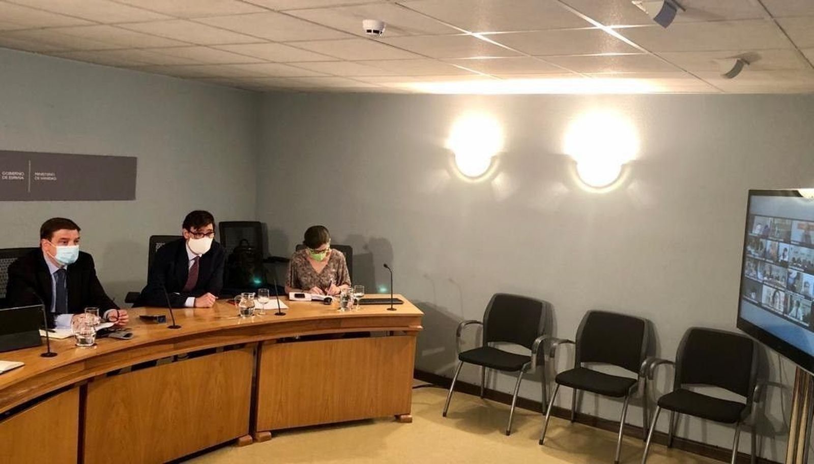 Illa y Planas se reúnen con las CCCA para planificar el movimiento de los temporeros y prevenir brotes