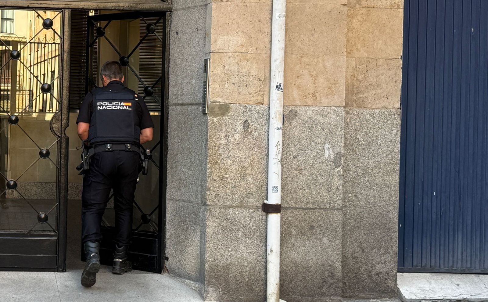 Intervención policial en la calle Perdones
