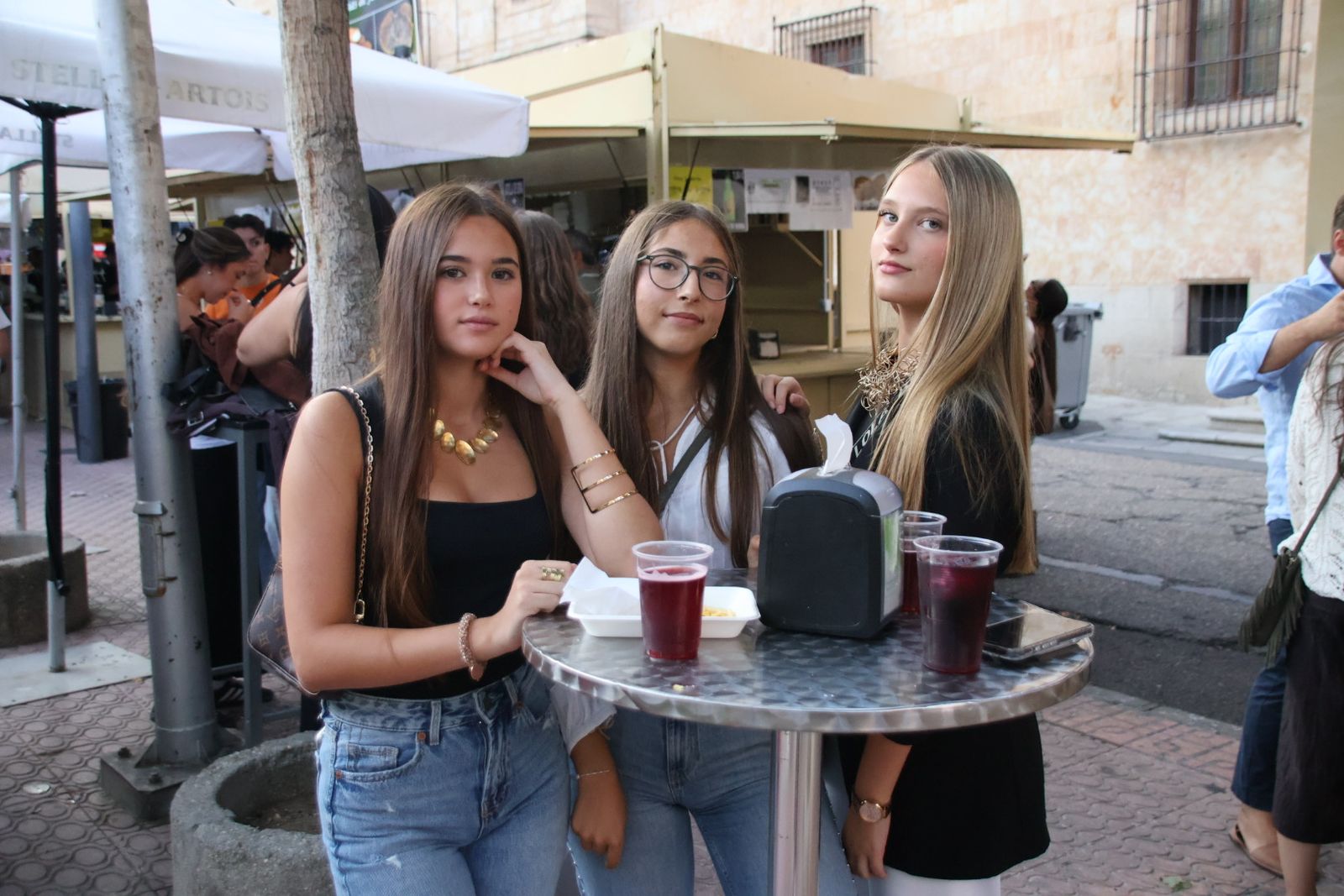 Ambiente de las casetas el  jueves por la tarde noche
