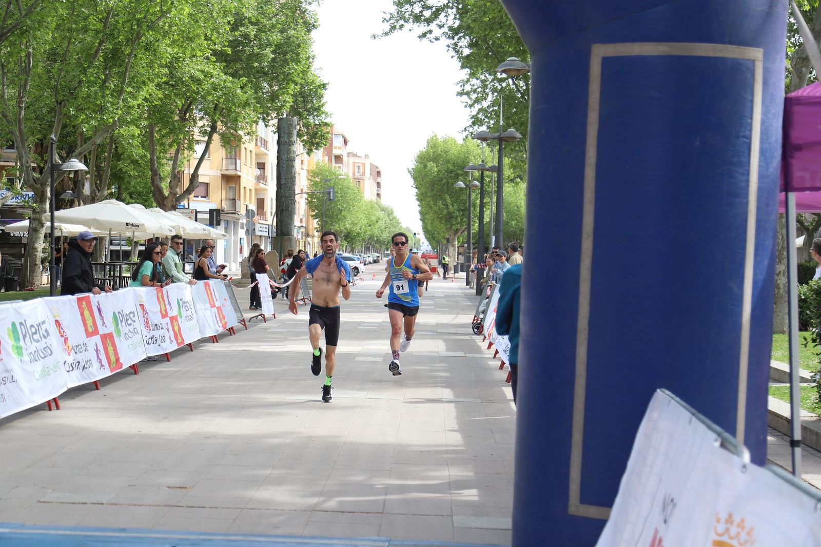 Carrera y marcha por el Día de Castilla y León en Zamora