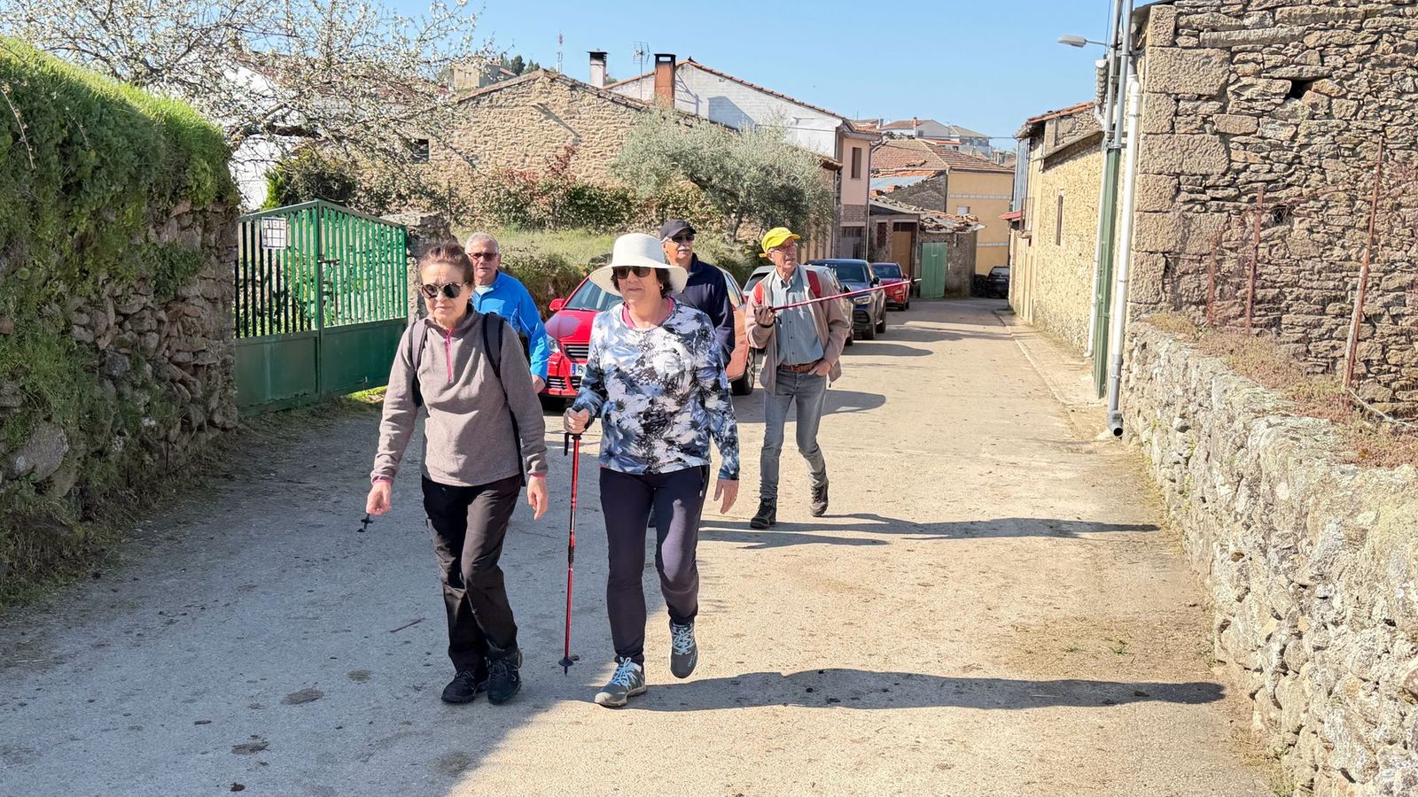 Marcha senderiesta mieza