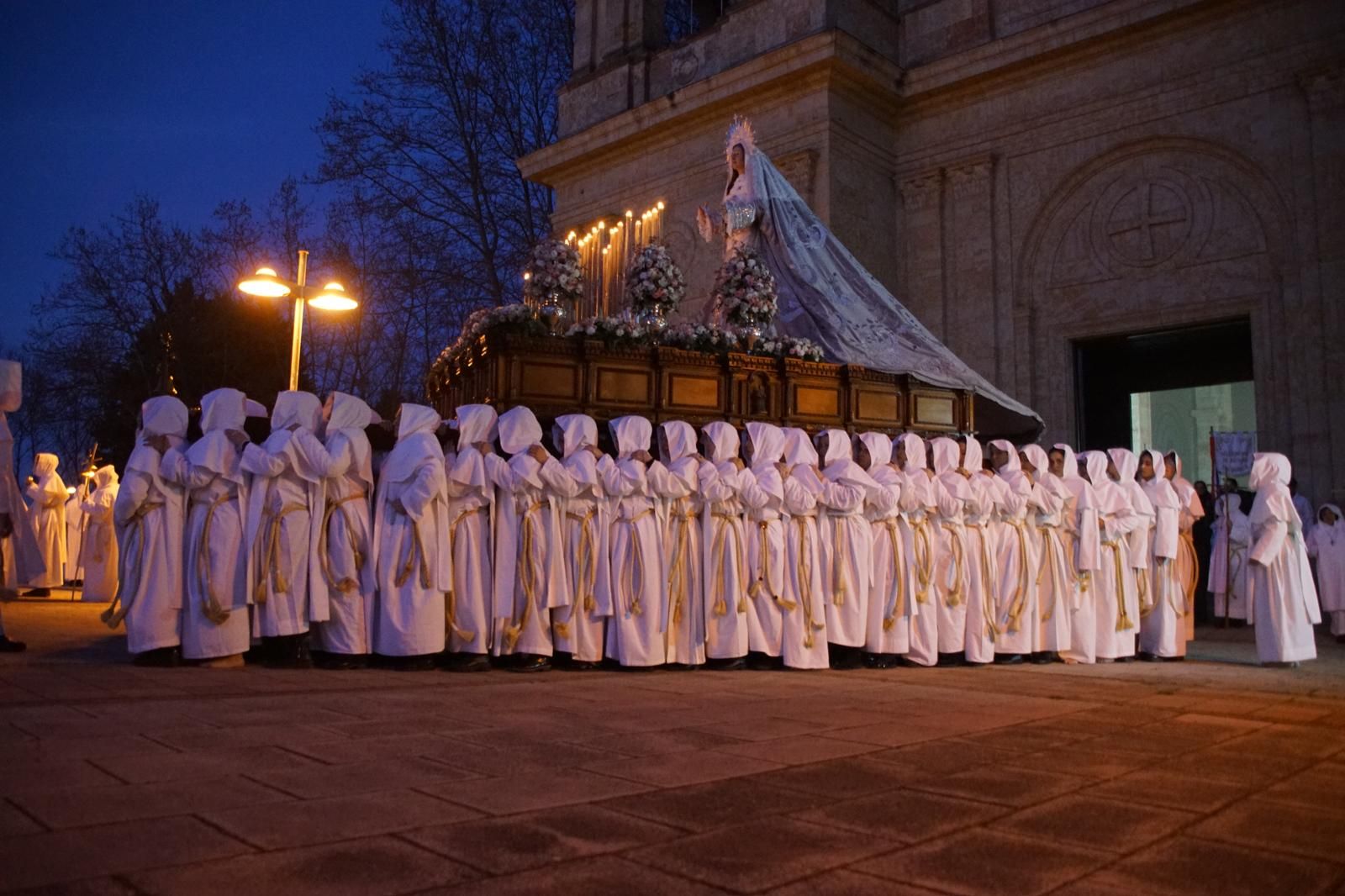 María Nuestra Madre y el Cristo del Amor y de la Paz en la procesión de la Semana Santa 2026 en Salamanca