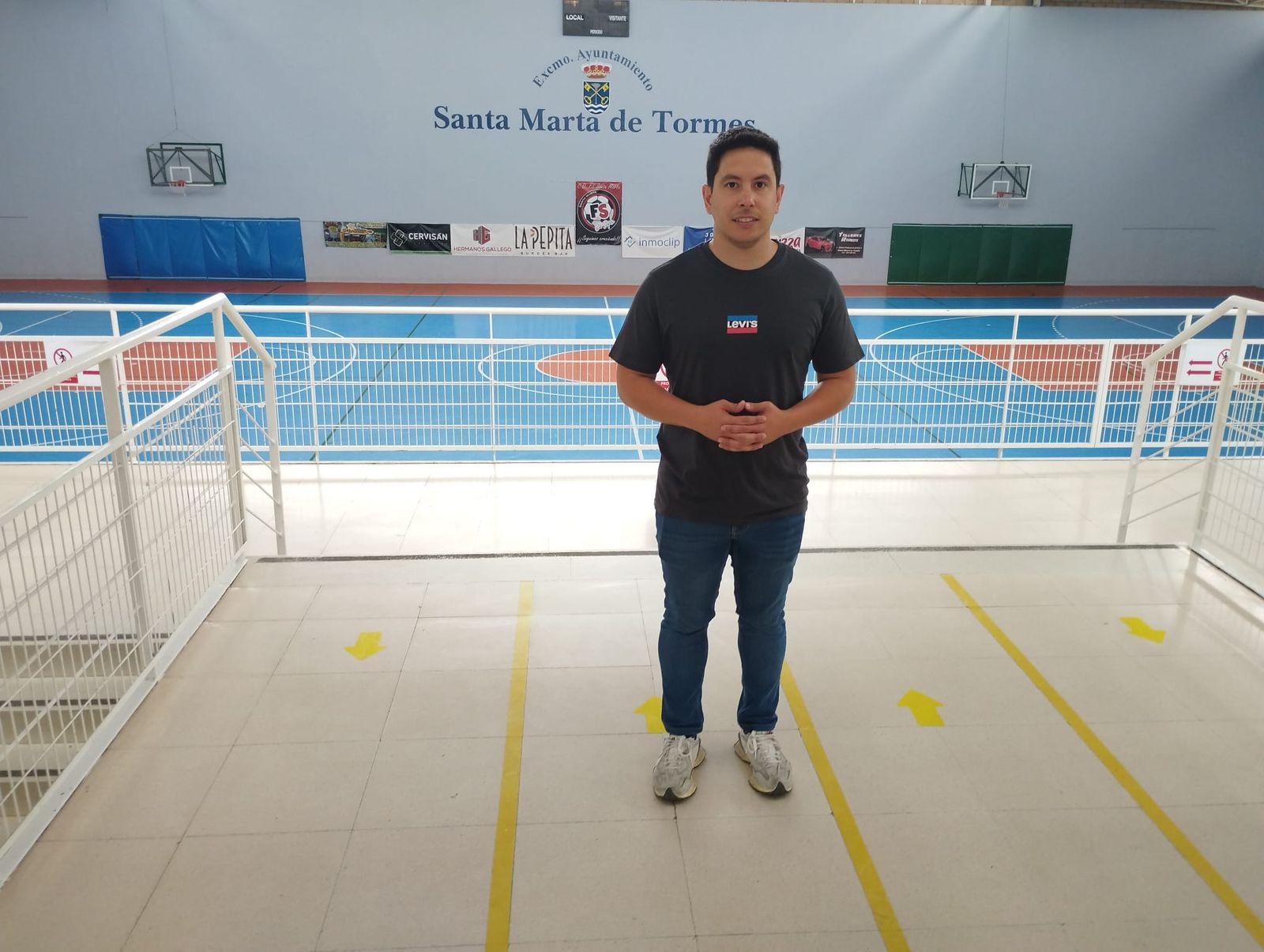 Baños pabellón deportivo Fay de Santa Marta