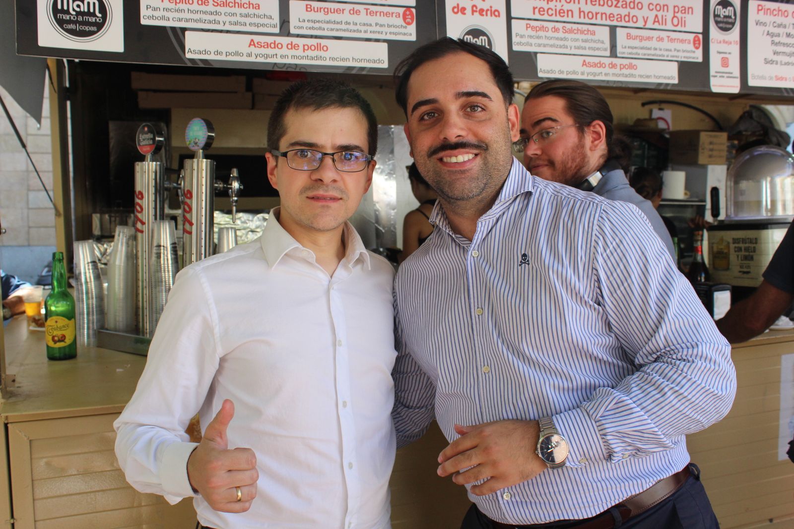 Ambiente en la Feria de Día en el mediodía de este