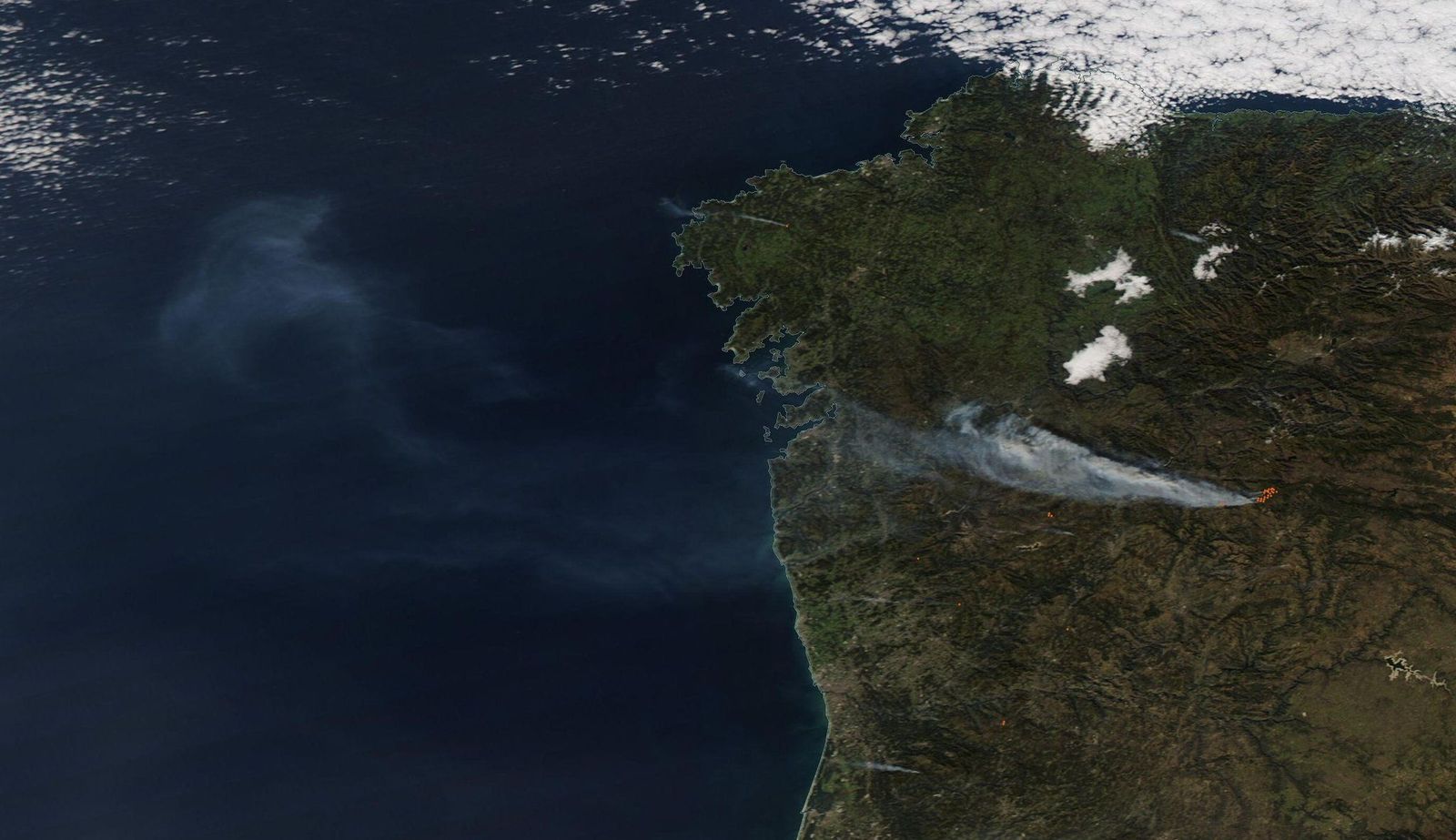 Imagen satélite del incendio