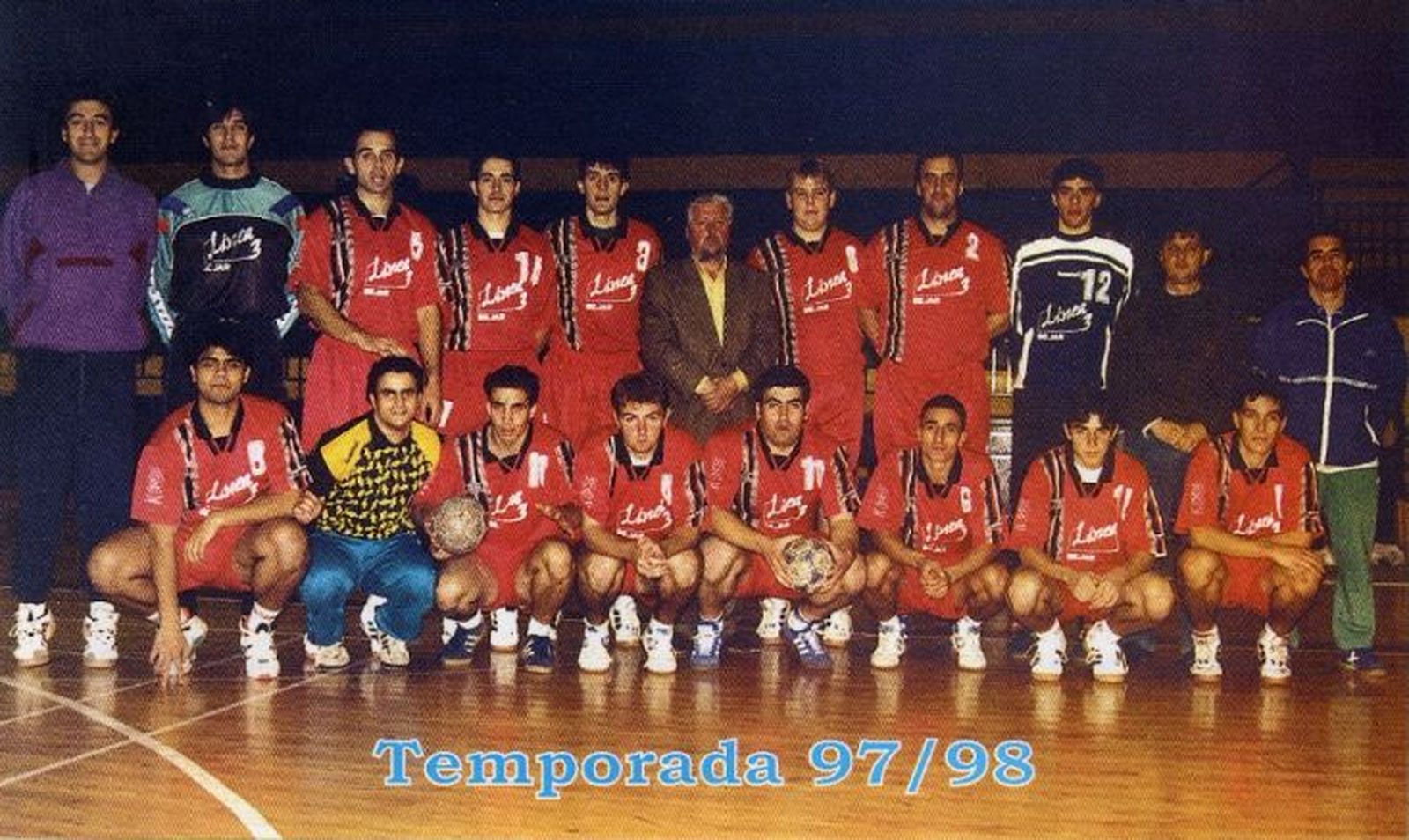 Equipo 97/98 del Bejarano Balonmano. FOTO: Deportes Aficionado