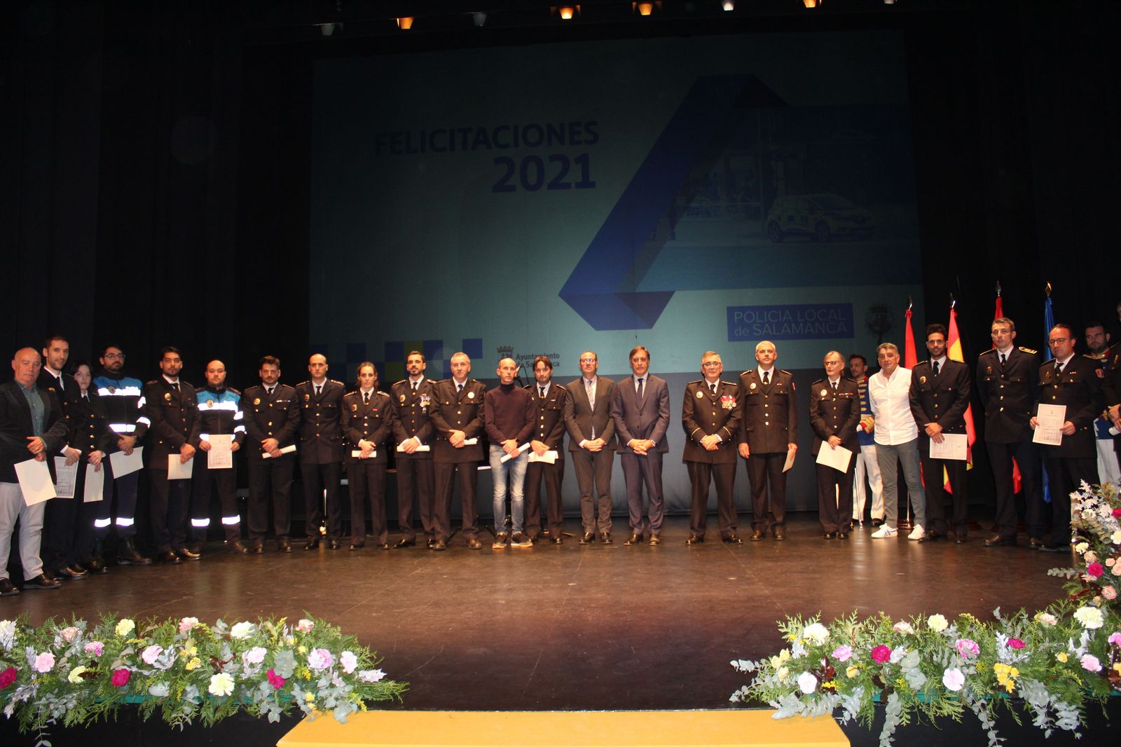 entrega-de-medallas-de-reconocimiento-a-la-policia-local-36