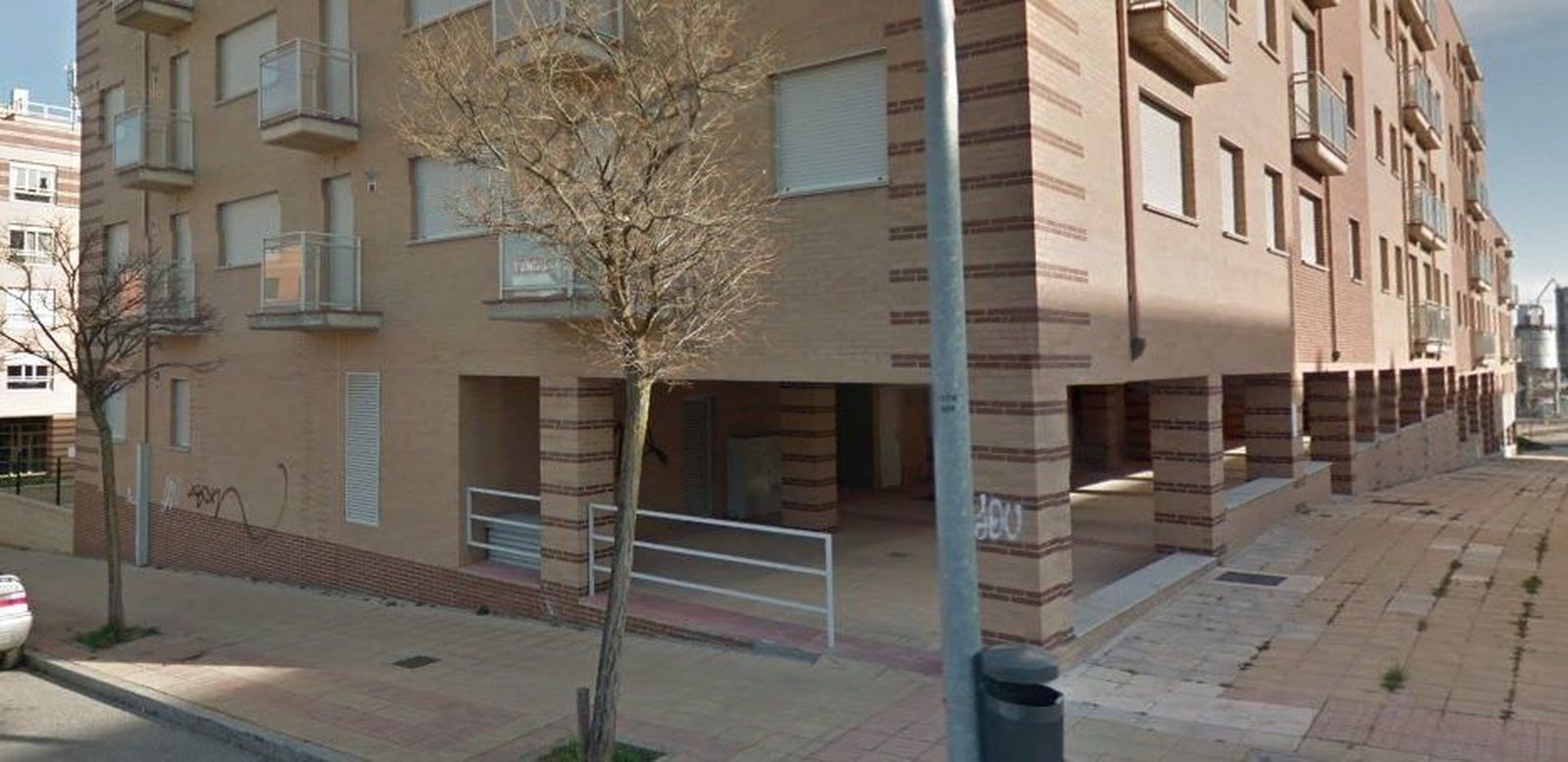 La ‘okupación’ en el barrio Los Alcaldes se extiende a otro edificio