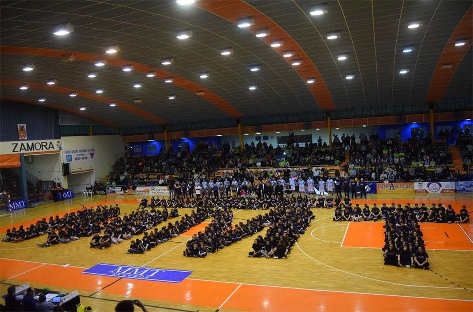 Foto familia escuela mmt