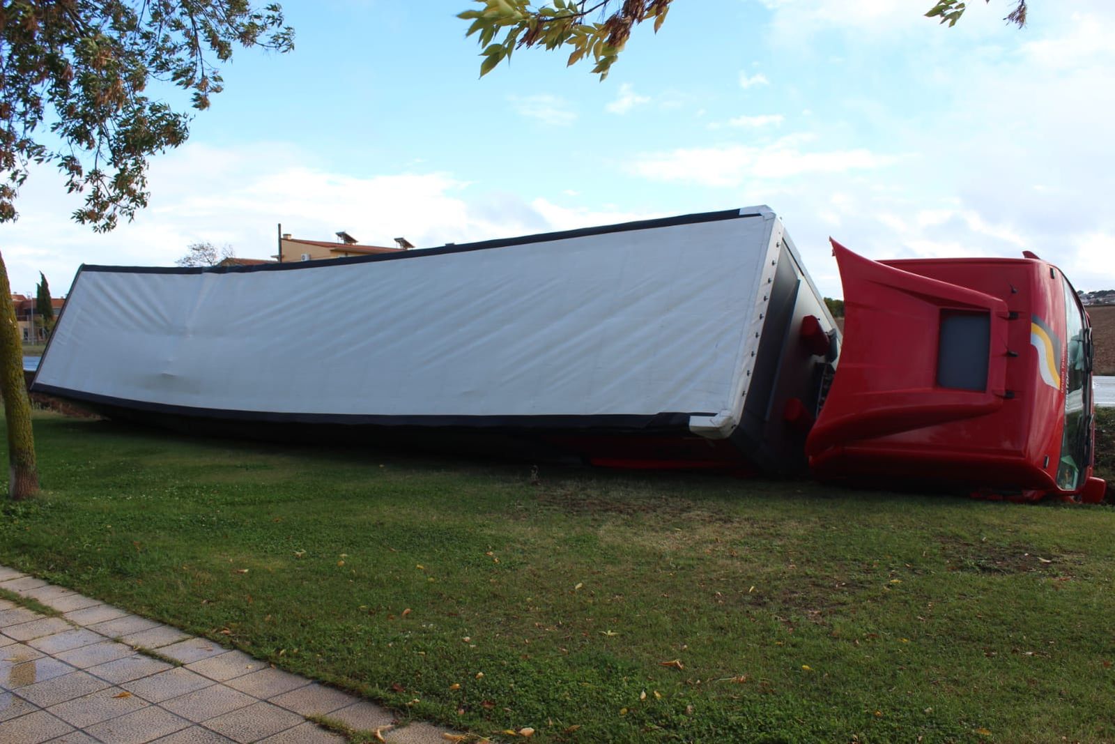 whatsapp-image-2023-10-24-at-16-27-38