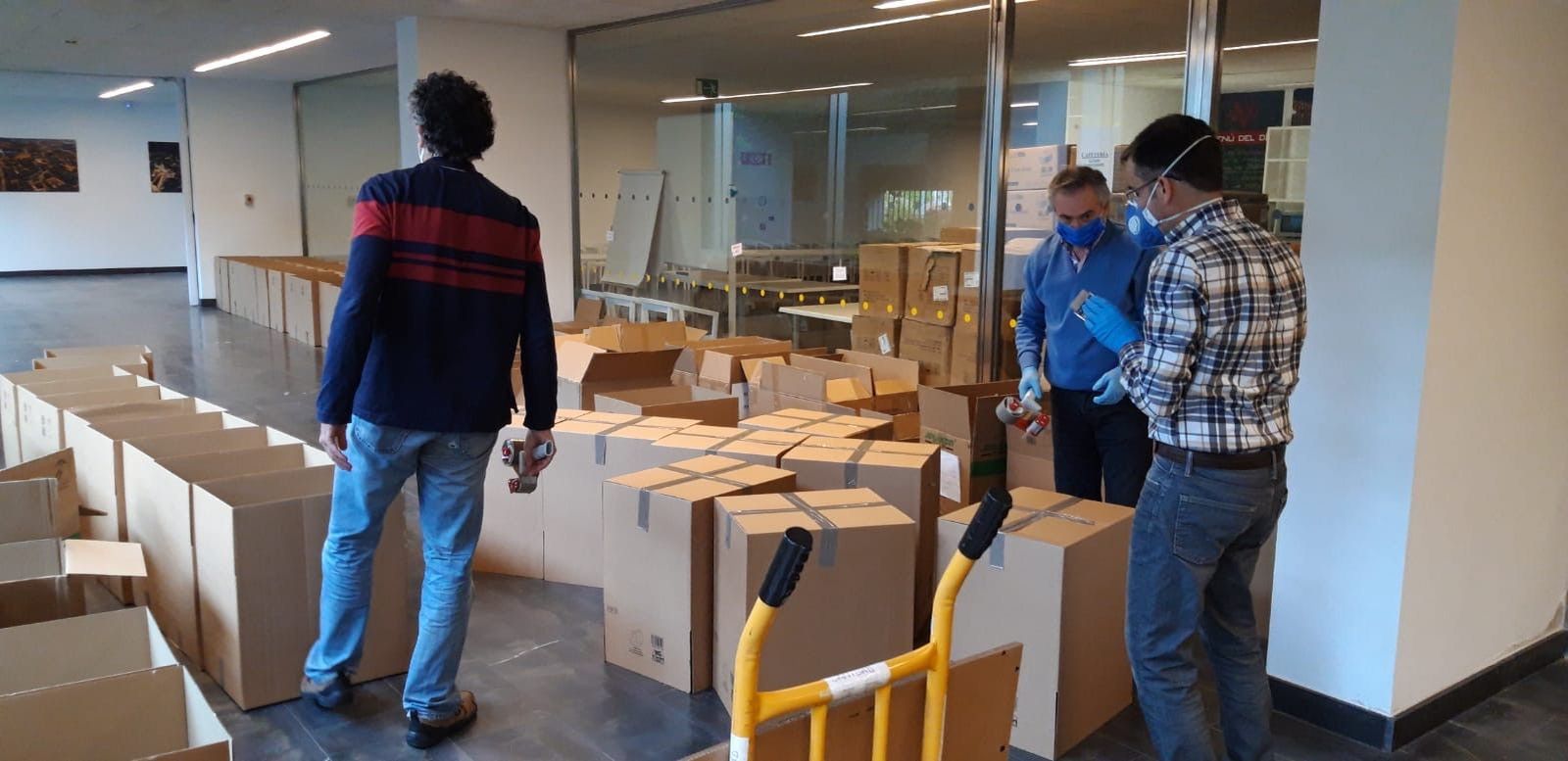 Reparto mascarillas Junta Castilla y León (2)