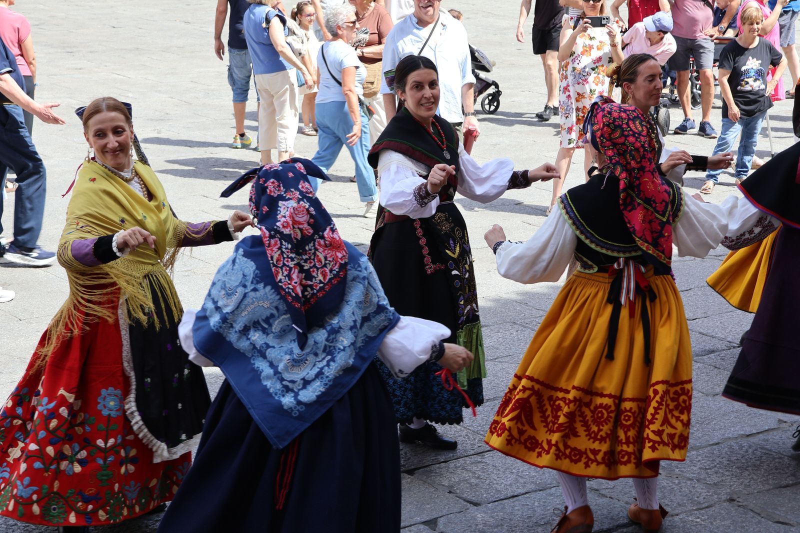 grupo-bajo-duero-en-la-xxxii-muestra-de-folklore-19