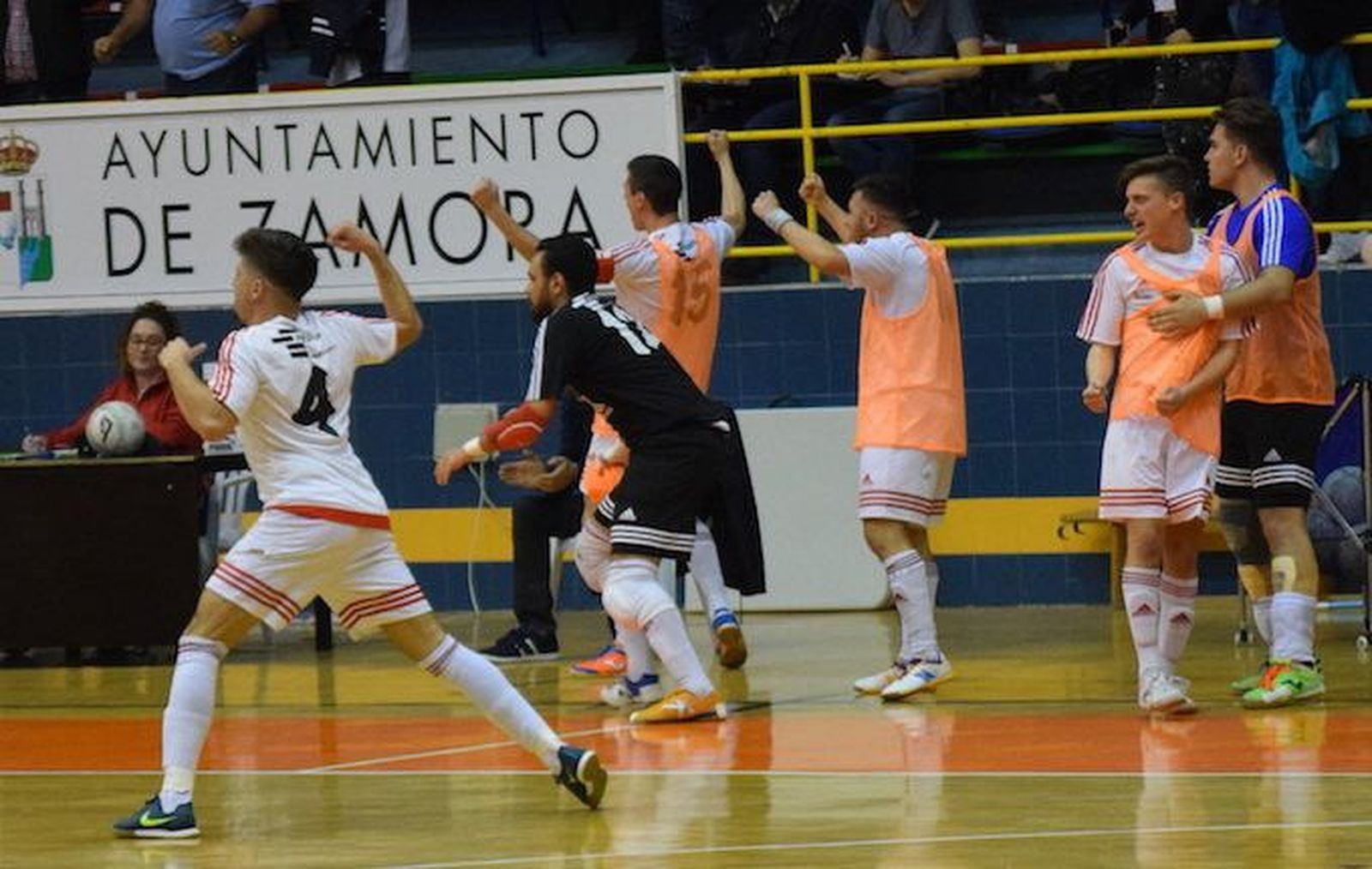 El FS Zamora gana a tres décimas del final (3-2)