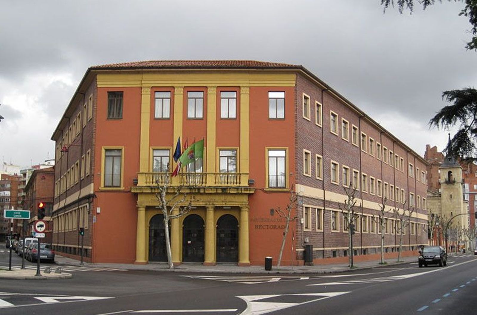 Uni León