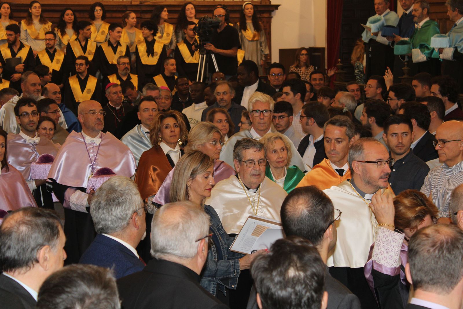 investidura-como-doctor-honoris-causa-de-la-universidad-pontific-34