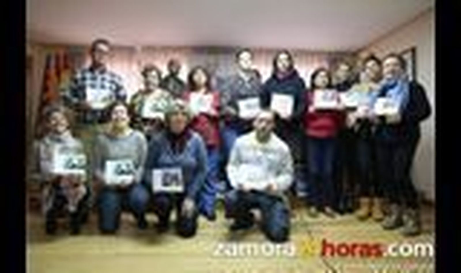 La AECC de Zamora presenta su calendario anual de 2016