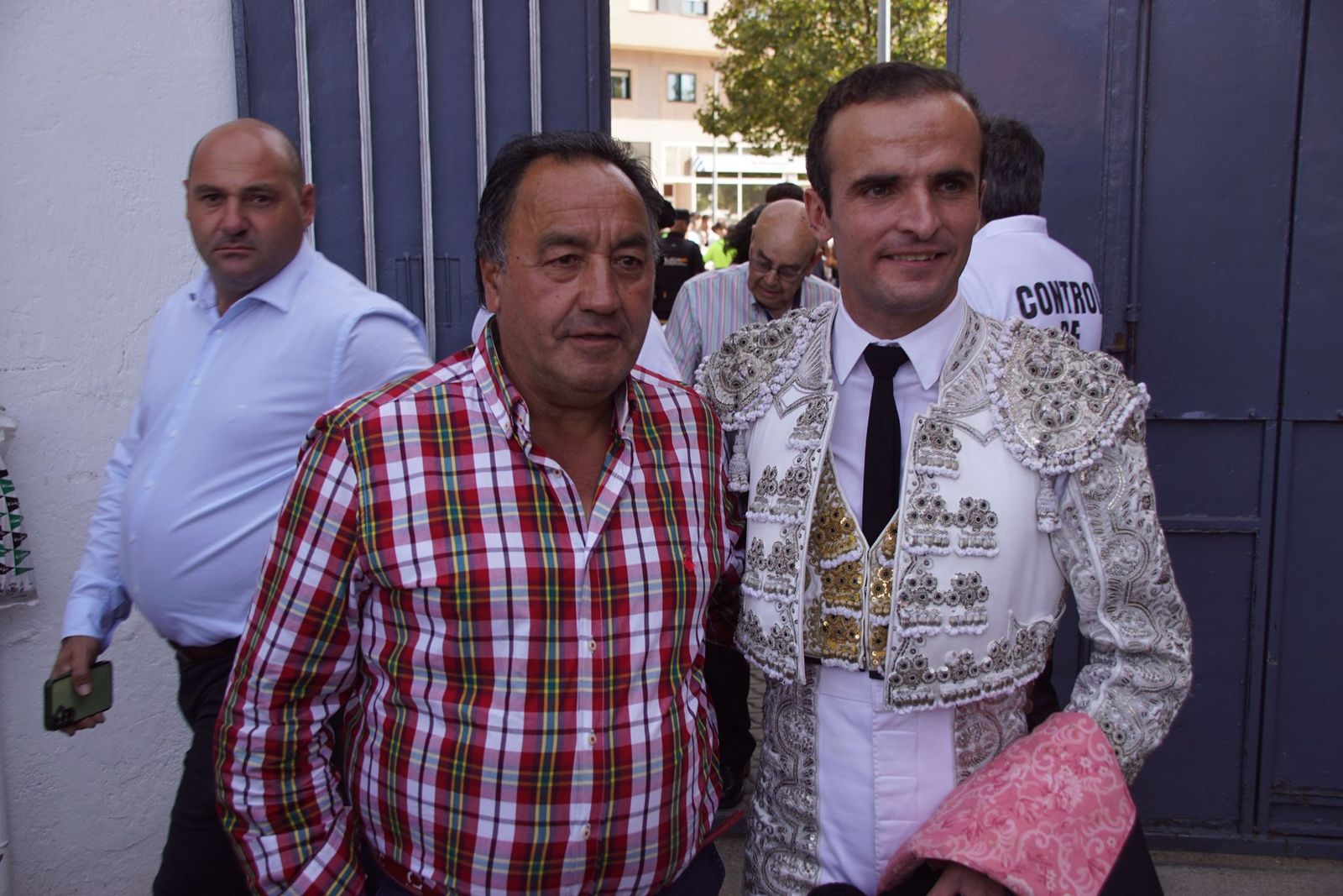 Así se ha vivido la primera corrida de la feria 2025 en La Glorieta: imágenes del ambiente en los tendidos y en el patio de cuadrillas