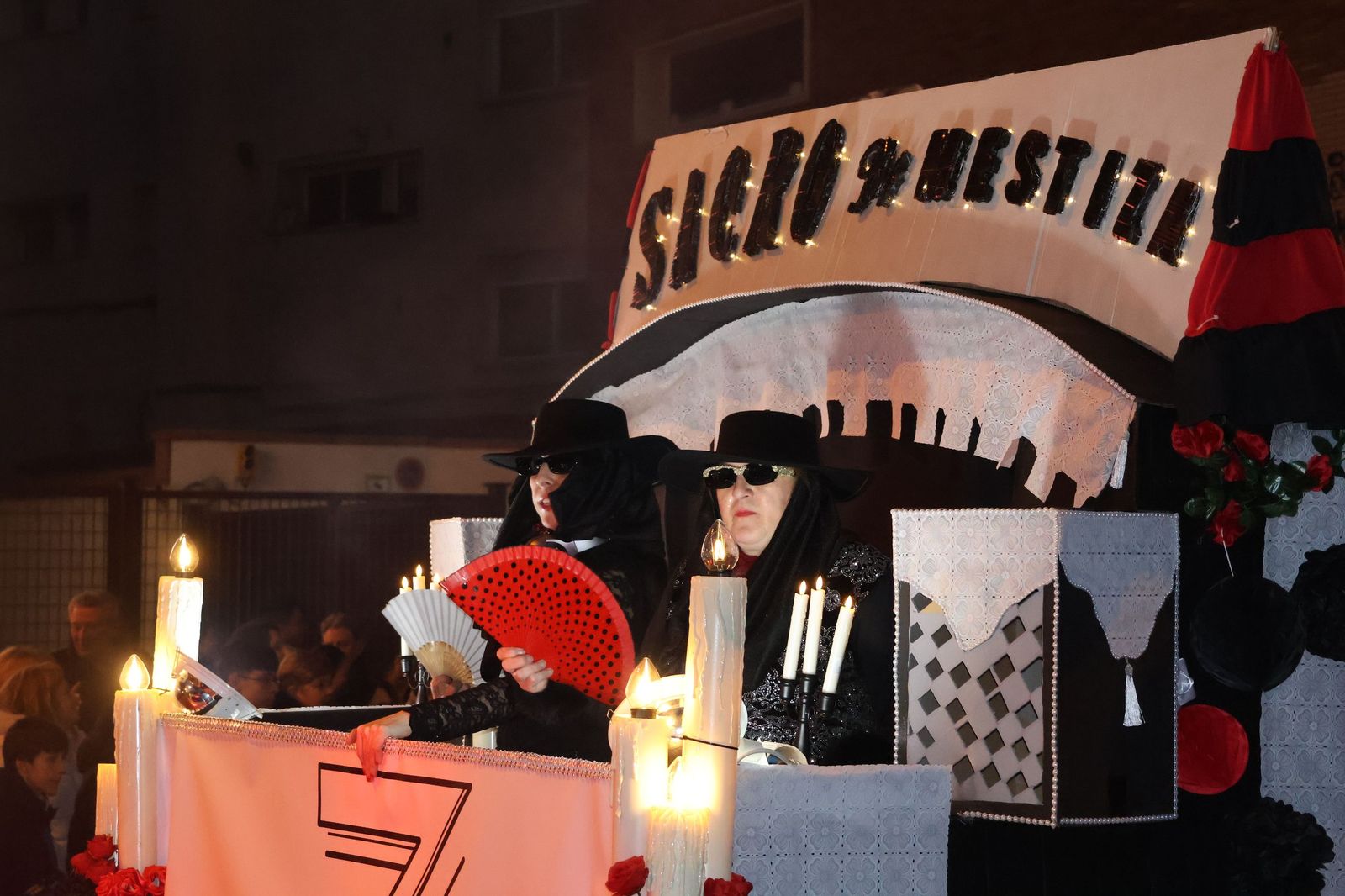 GALERÍA | Segundo desfile, mismo entusiasmo: Zamora se vuelve a disfrazar de Carnaval