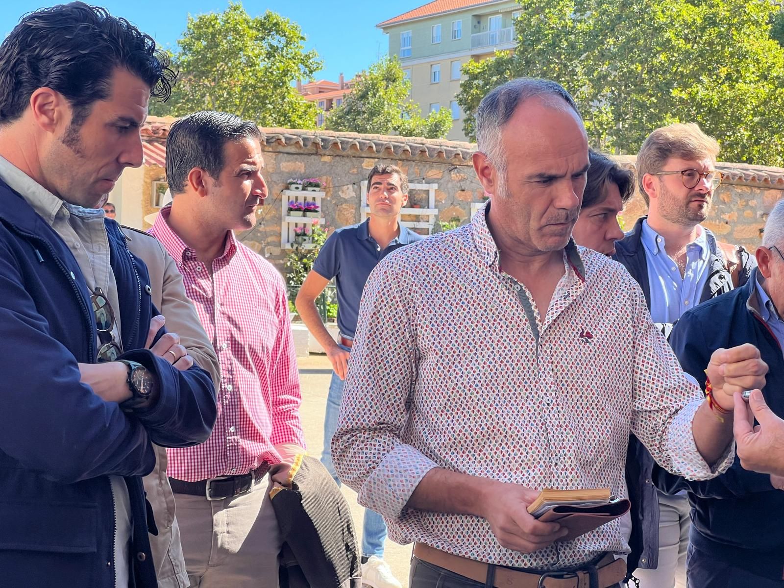 ambiente-durante-el-sorteo-de-los-toros-del-vellosino-en-la-glorieta-domingo-15-de-septiembre-de-2024-fotos-s24h-31
