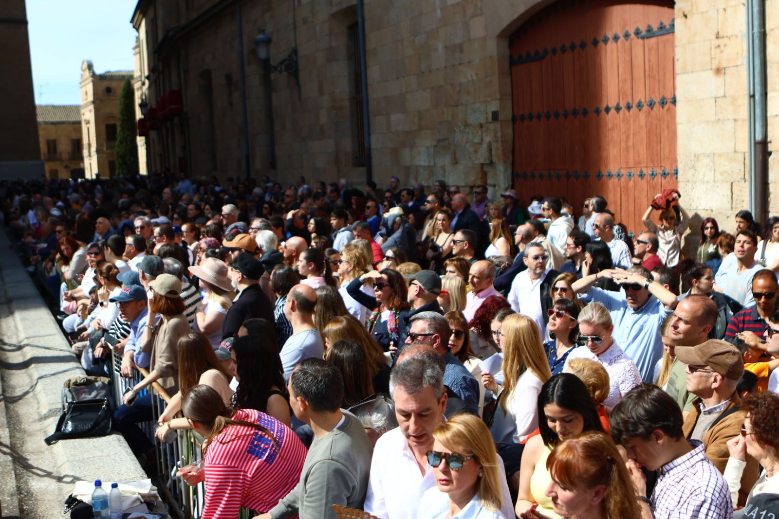 Procesión del encuentro de Nuestra Señora de la Alegría y Jesús Resucitado en el Domingo de Resurrección en Salamanca
