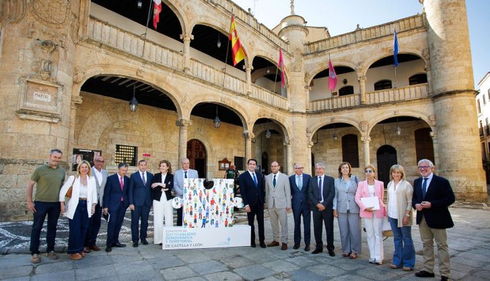 El consejero de Medio Ambiente, Vivienda y Ordenación del Territorio, Juan Carlos Suárez-Quiñones, inaugura el II Congreso de Sostenibilidad demográfica y territorial de Castilla y León. Vicente / ICAL El consejero de Medio Ambiente, Vivienda y Ordenación del Territorio, Juan Carlos Suárez-Quiñones, inaugura el II Congreso de Sostenibilidad demográfica y territorial de Castilla y León. Vicente / ICAL