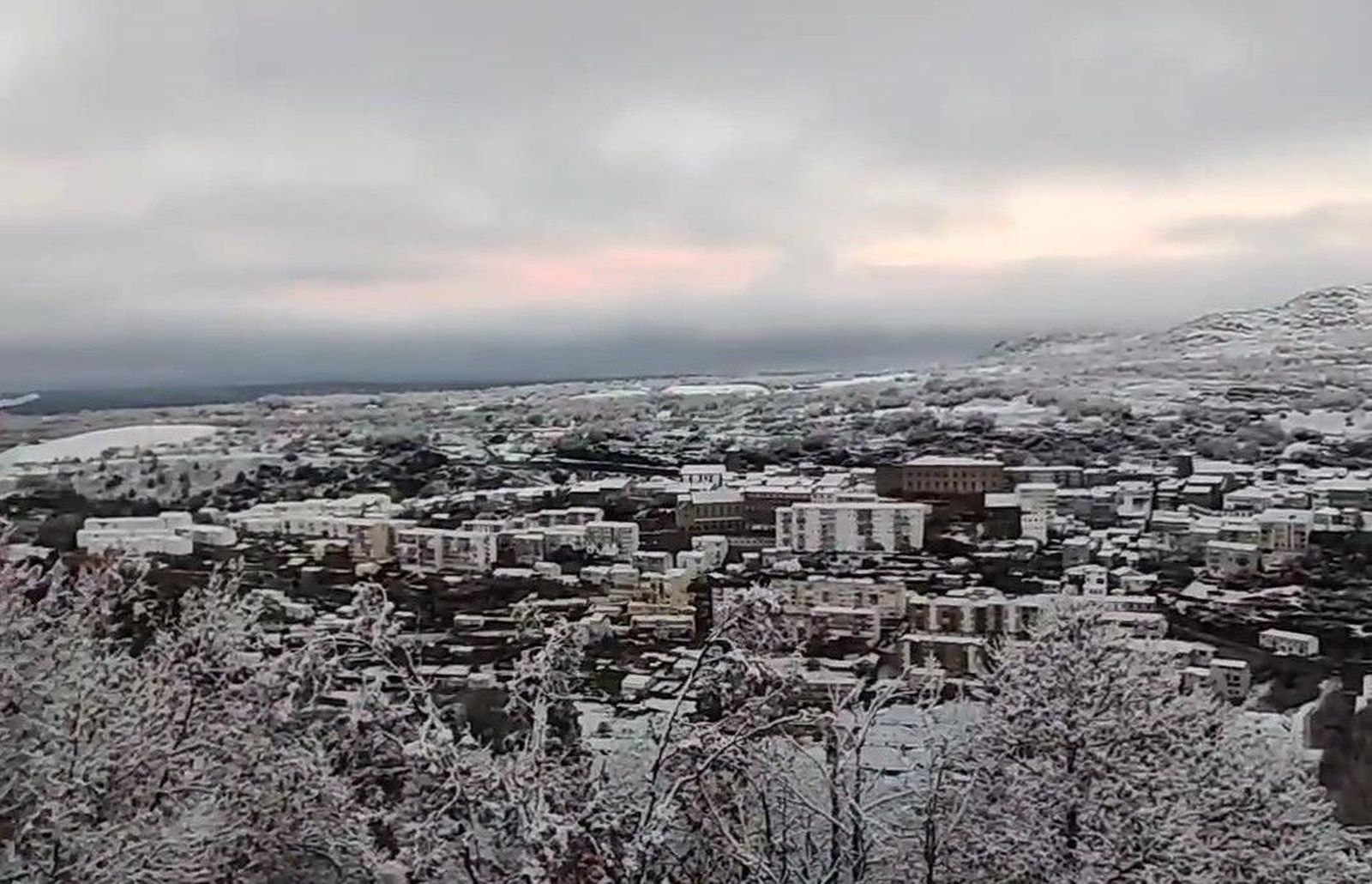 Béjar ha amanecido nevado