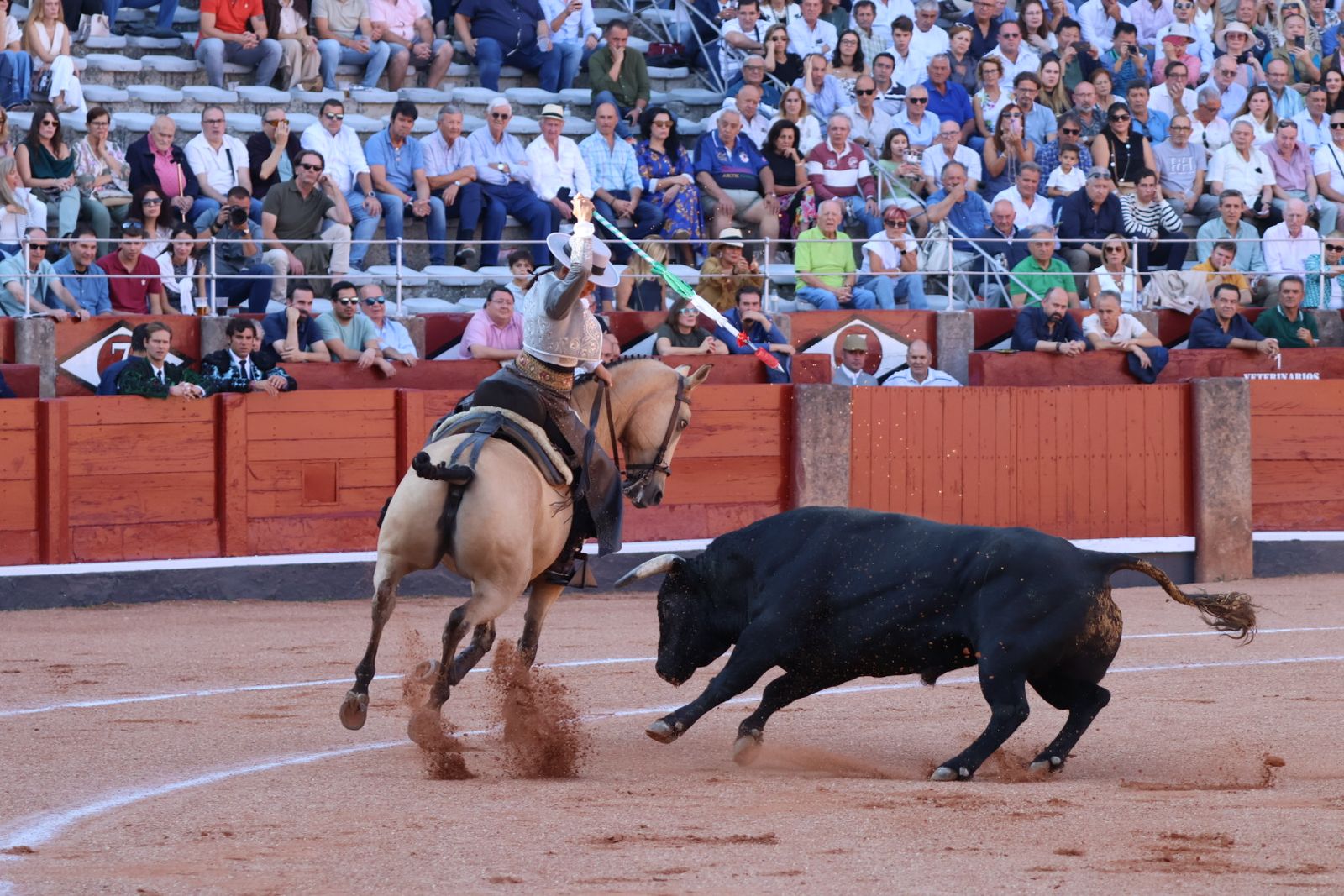 La Glorieta revive el aroma de la feria taurina con el primer festejo: Lea Vicens, Raquel Martín y Olga Casado