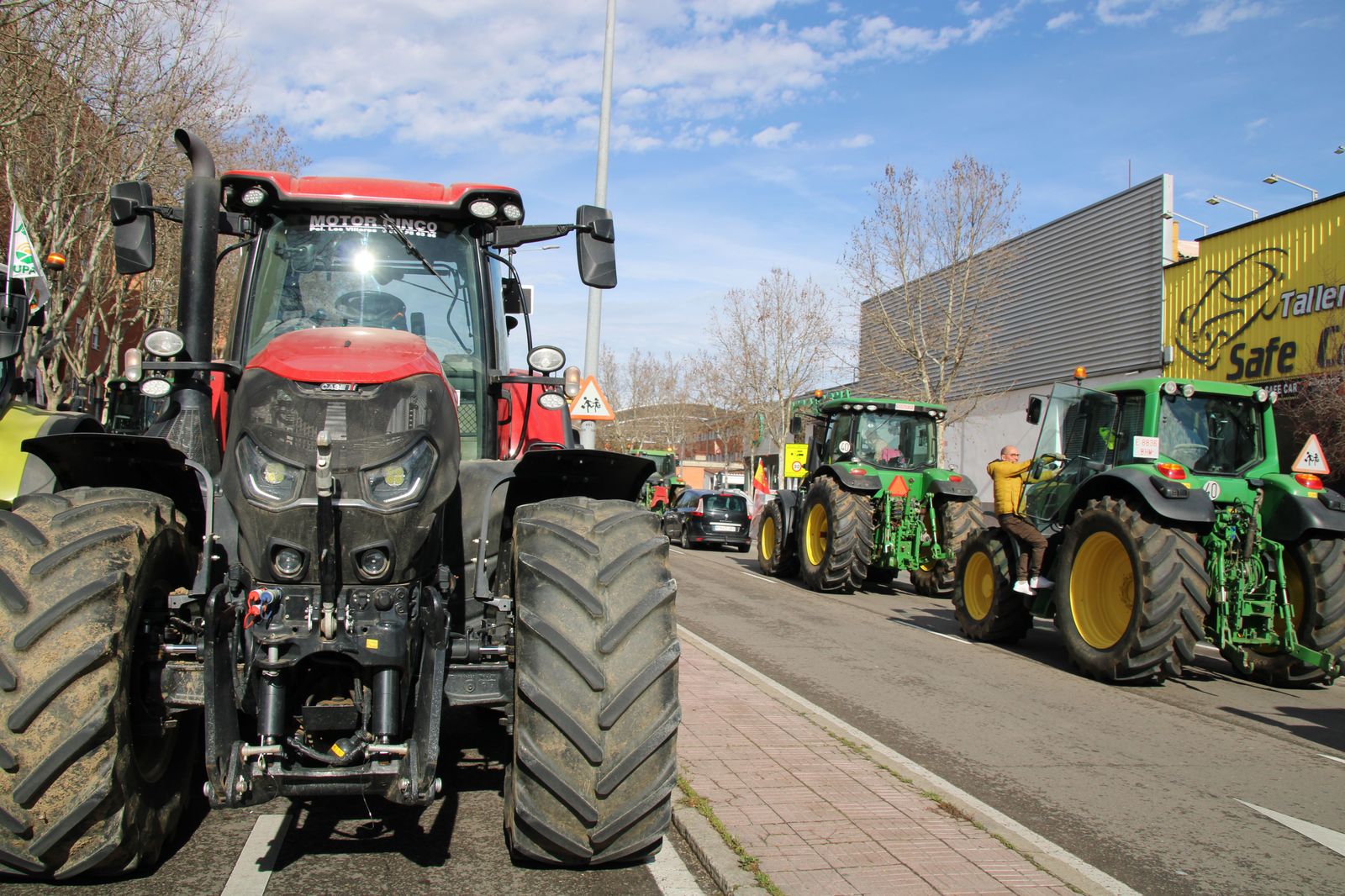 concentracion-profesionales-del-campo-en-el-carrefour-57