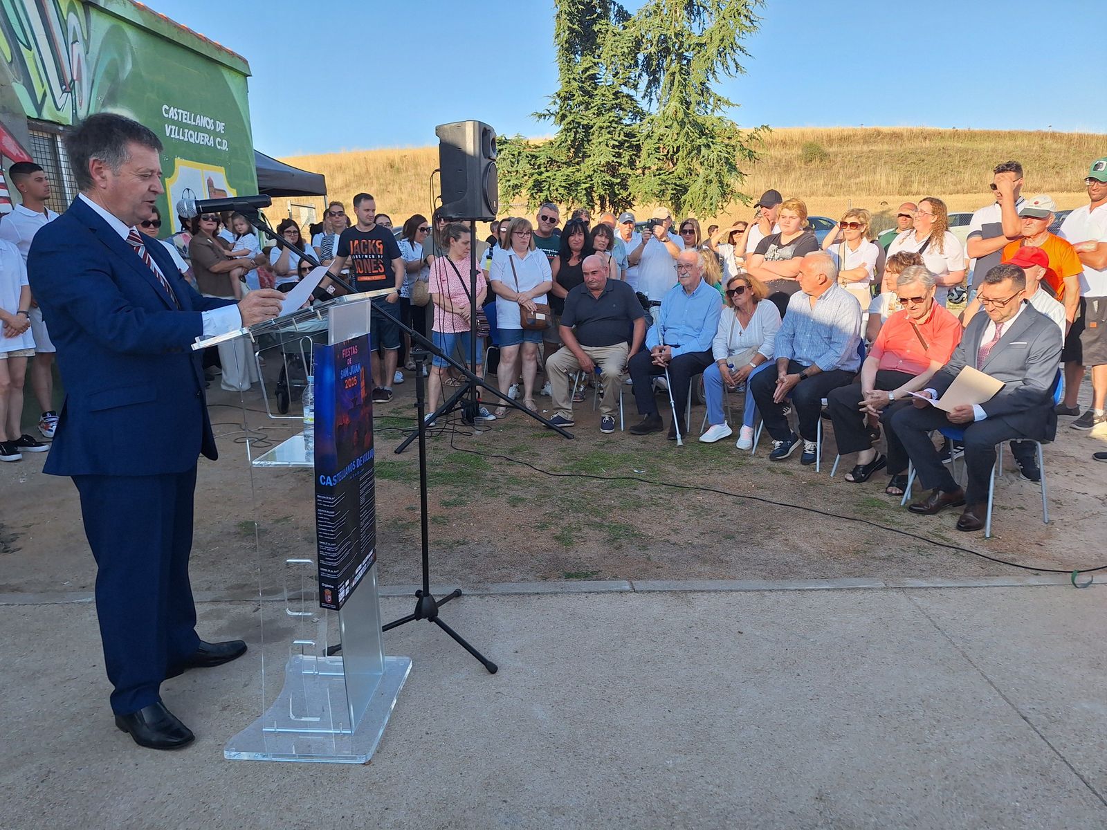 El campo de Castellanos de Villiquera pasa a llamarse Marcelino Valle