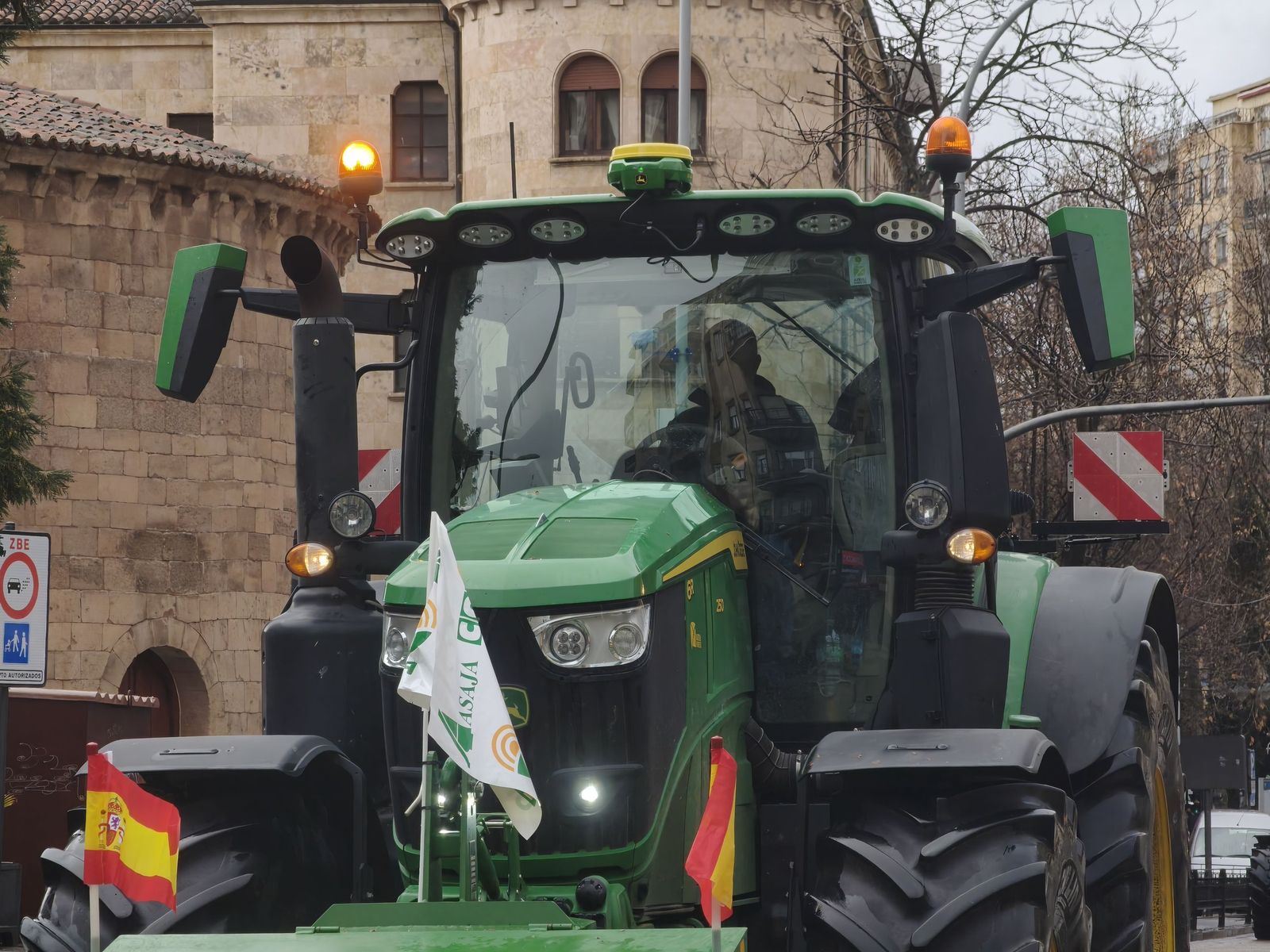 En imágenes la marcha con tractores y vehículos de campo en Salamanca en protesta contra Mercosur