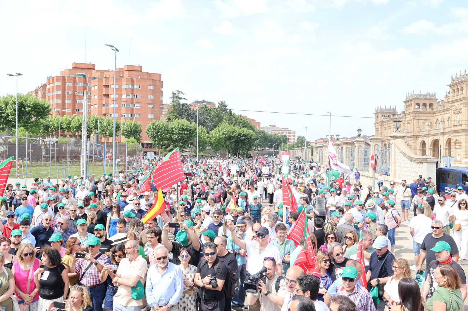 manifestacion-contra-la-perida-de-servicios-de-ave-45