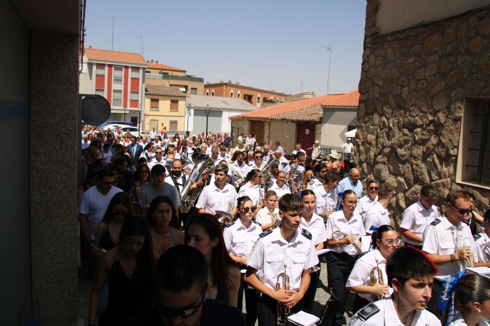 Procesión en honor al Cristo de las Batallas en Castellanos de Moriscos